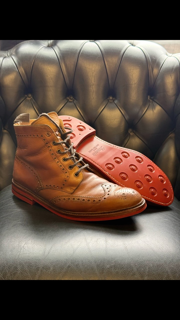 #loake1880 boots getting new red soles. The tan boots always turn out great with a red soles and white stitching.
#shoerepair #dainitesole #colne #cometocolne