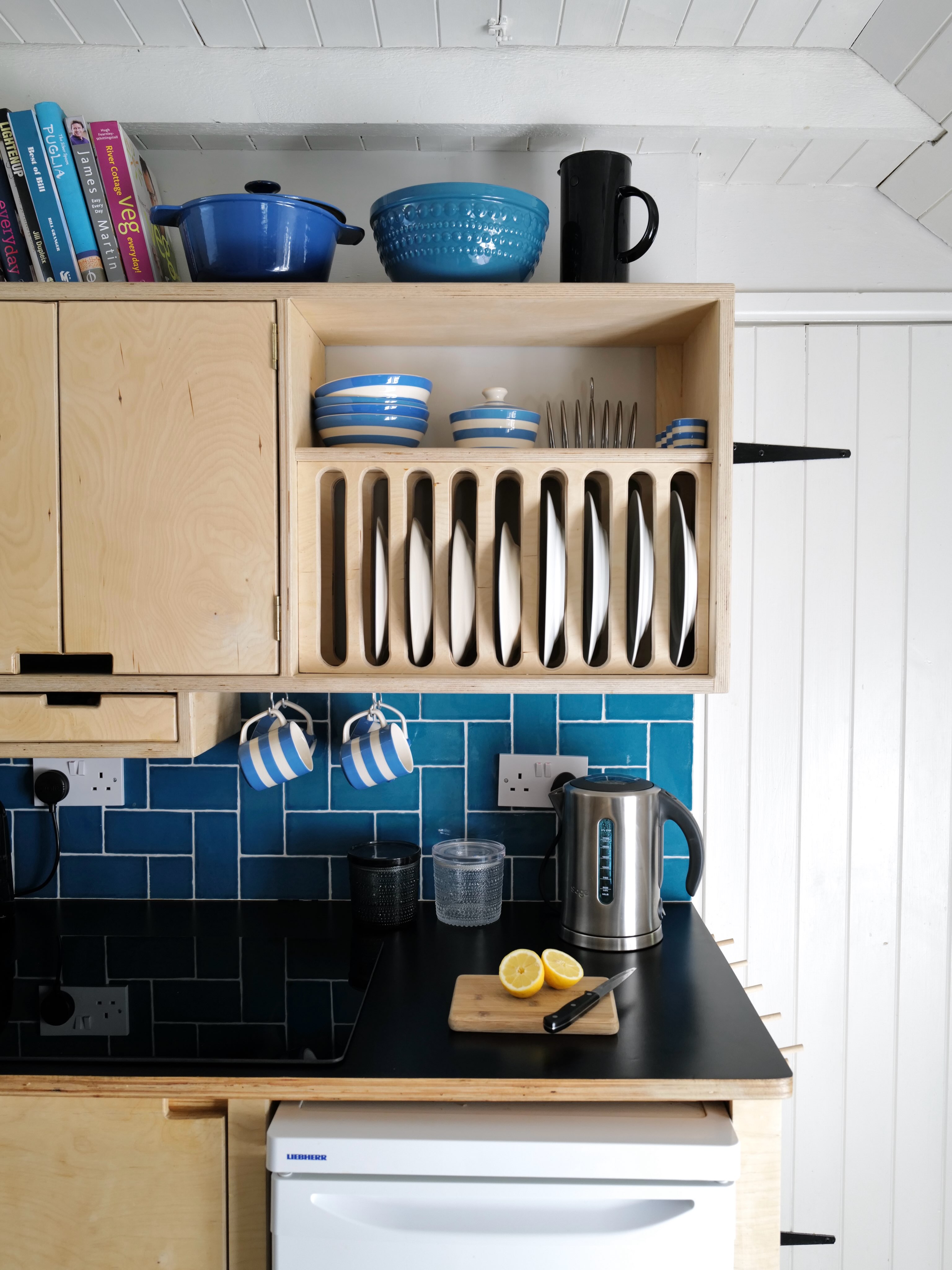 There's still some availability for Smugglers Lane over the summer. The smallest of our three cottages, it sleeps two people and dogs are very welcome. In terms of interiors, think midcentury modern meets country cottage. Head over the website to book your stay. #cornwallholiday #lastminuteholiday #modernrustic #selfcateringcornwall #middlecolenso