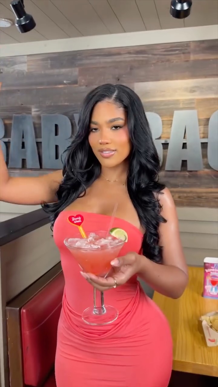 🍹✨ Can it be that easy?! Yes, of course...just head to @chilis. No wishing wells, no magic spells—just one very delicious decision. 😎💥
Round up your margarita crew, grab a table, and let the good times pour. Cheers to $6 Bombshell margs!🎉
#stadiumpromenade #letseatoc #chilis #bombshellmarg #happyhour #margaritas