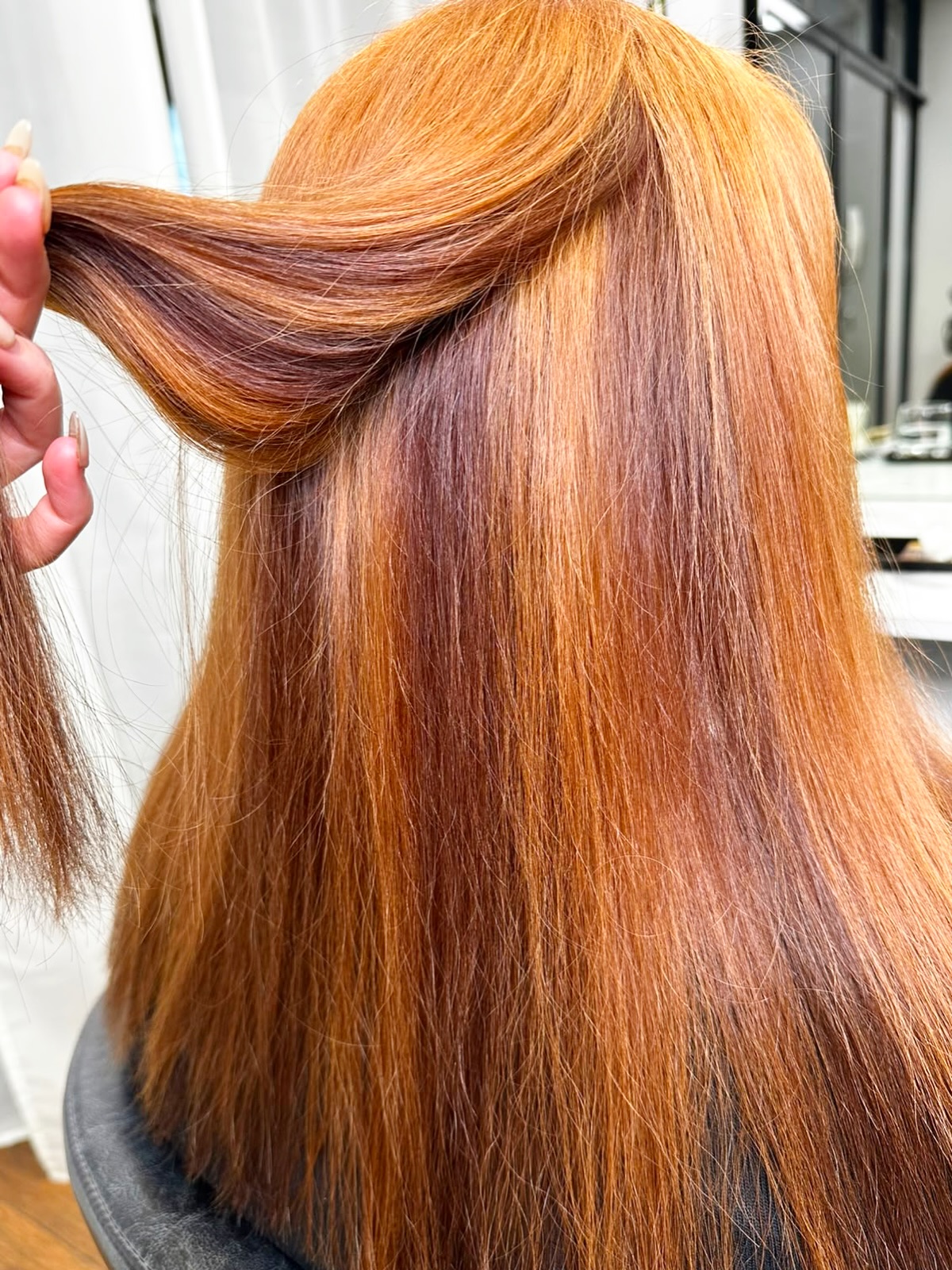 A colour transformation that speaks for itself. 🧡
This vibrant copper is packed with warmth, shine and dimension, creating a look that’s equal parts bold and beautiful. Swipe to witness the before and after.
If you’re ready for a fresh new look, we’d love to make it happen. Book your next appointment with our experienced team today. ✨