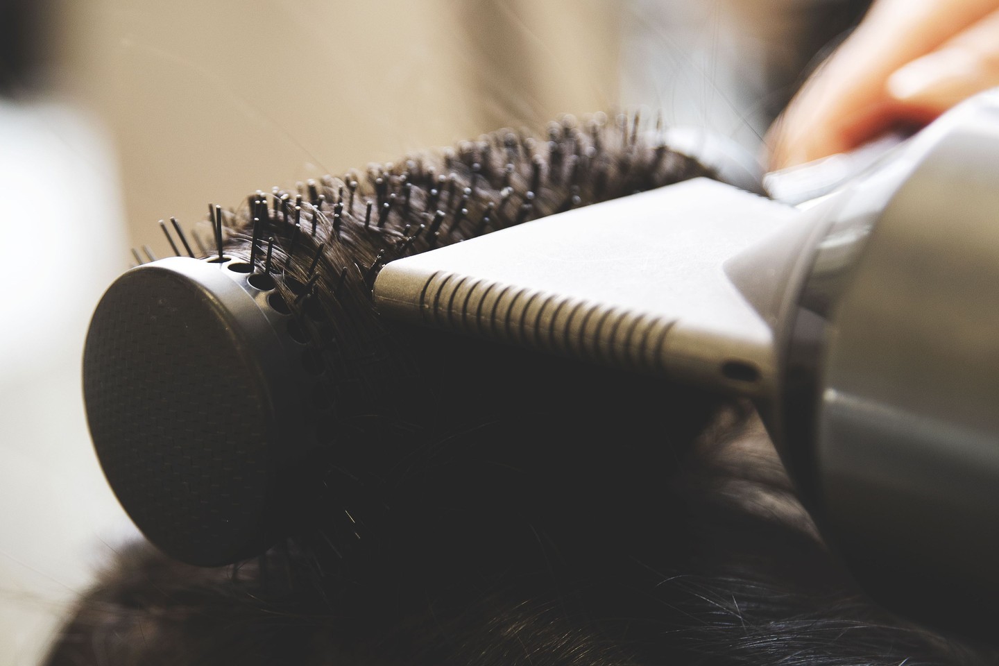De perfecte blowout lok voor lok gepolijst voor een zijdezachte glans en natuurlijke valling. 💨
Boek je volume boost via de link in onze bio.
#ClimaxHair #Blowout #KapperHeerlen #Vakmanschap #Limburg