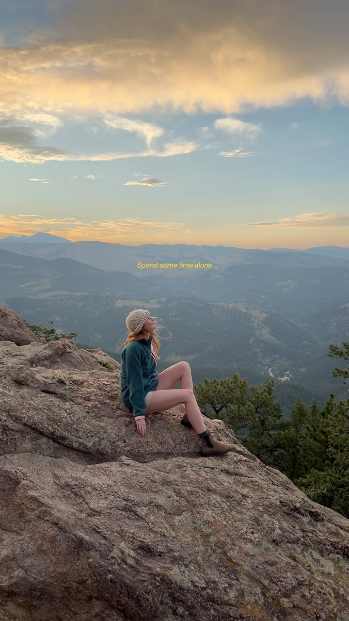 Spent some time away in Colorado last week⛰️
Hiking fit gifted by @titlenine at the @rockporch retreat.
Comment FIT below and I’ll send you the links to my fleece and hiking shorts 🥰