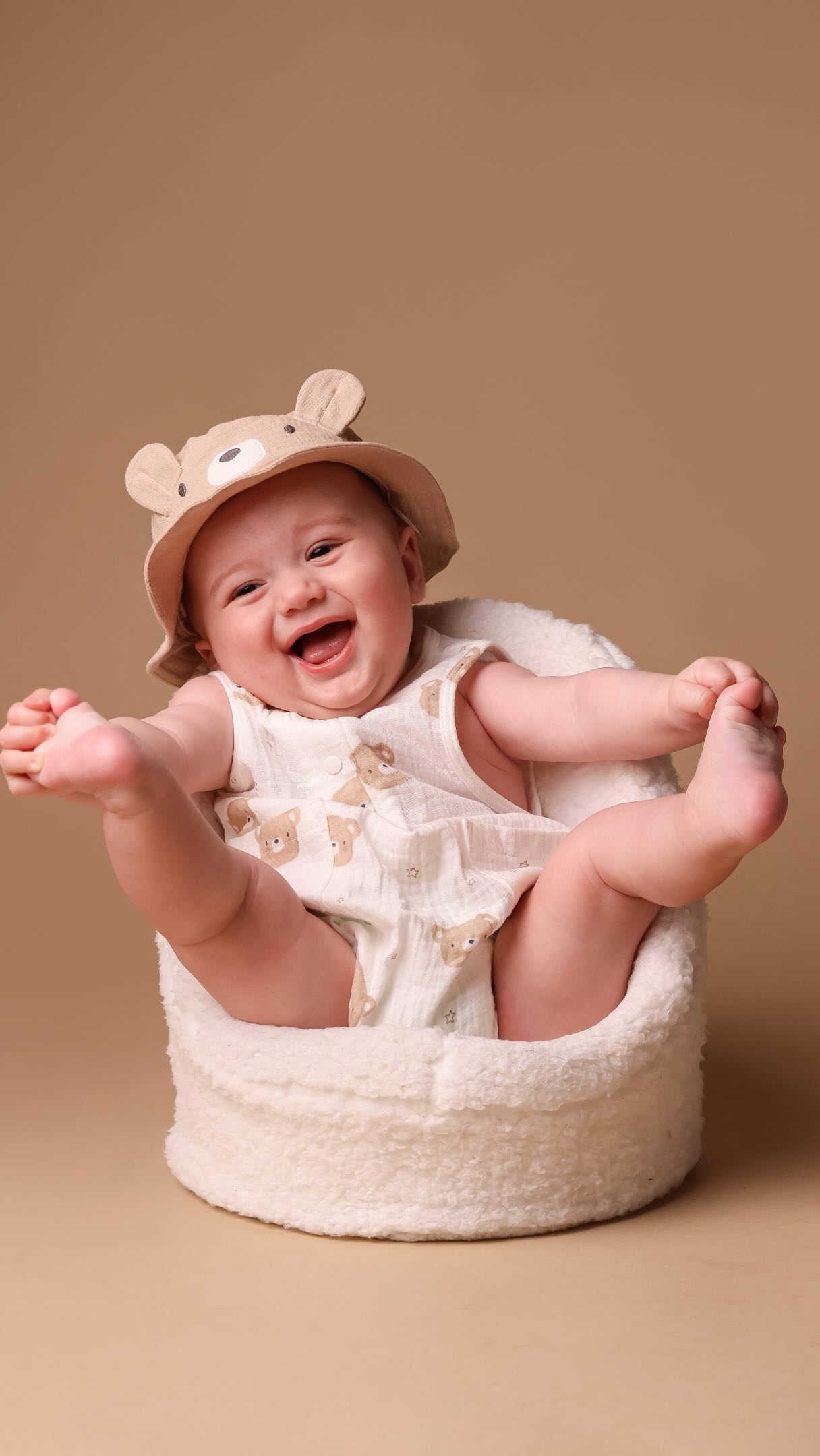 We couldn’t have asked for happier little boy in our studio the other week! It was just laughter from start to finish! 🥰
Make sure to message us to book your own super smiley photoshoot! 📸
#babyphotography #thestudionortheast #familyphotoshoot #middlesbrough #family