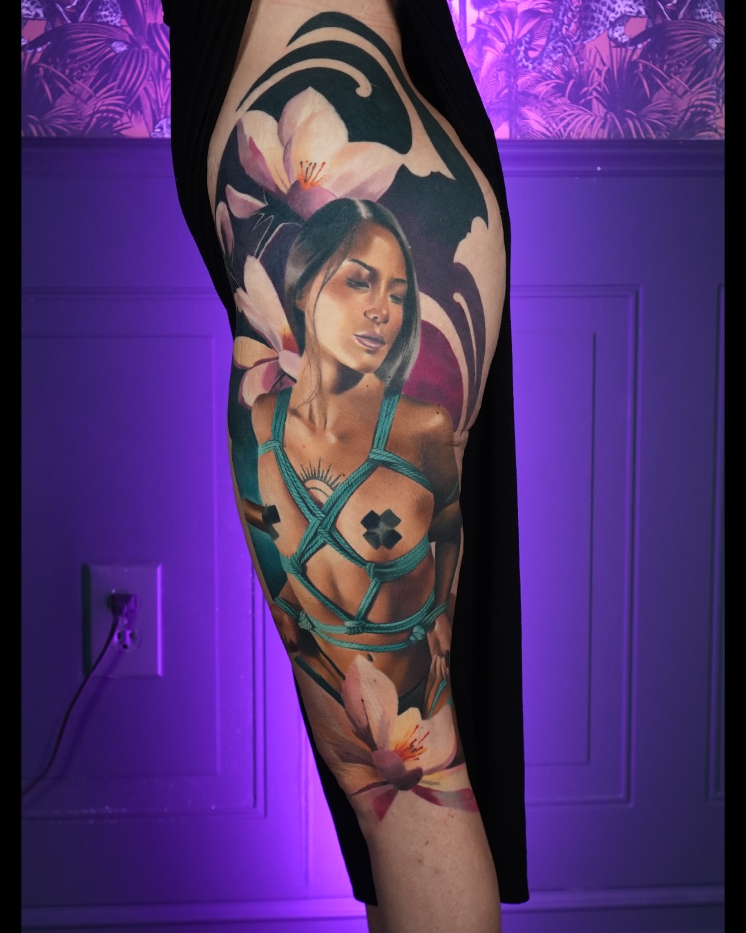 Not everything tied with rope is about restraint. Sometimes it’s about beauty.
This healed piece is now two years old and it’s still one of my favourite tattoos I’ve done.
Shibari has always fascinated me because of its elegance, flow, and the way rope can accentuate the human form. Getting to combine another passion of mine with tattooing makes projects like this even more rewarding.
I’d love to create more work like this. Exploring the artistic side of rope, capturing its movement, balance, and beauty, and turning it into timeless tattoos.
#shibari #ropeart #healedtattoo #colortattoo