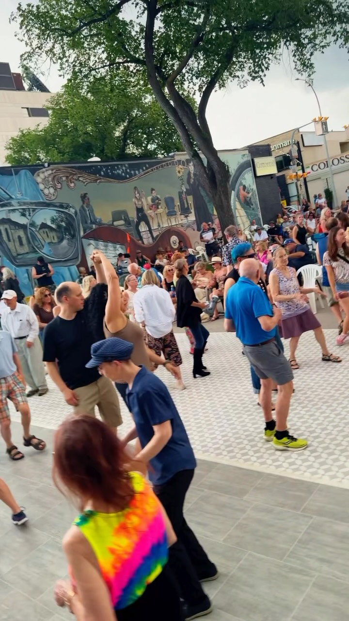 It was a great weekend for our Summer Concert Series!
Catch you on the dance floor (street) this weekend đ