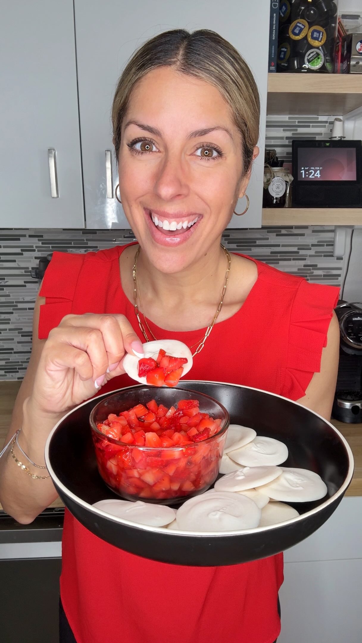 The Strawberry Salsa Everyone Will Be Making This Summer đđ¤
Looking for the perfect summer dessert? âď¸đ This easy strawberry salsa paired with homemade white chocolate chips is sweet, refreshing, and incredibly simple to make. Itâs a fun twist on fruit salsa thatâs perfect for parties, BBQs, potlucks, or whenever youâre craving a light, no-bake treat.
Ingredients
1 pint of strawberries, chopped
1 tbsp sugar
8oz white chocolate chips
Directions
Mix your strawberries and sugar
Set aside
Melt your chocolate chips
Line a baking sheet with parchment paper
Drop spoonfuls on paper to make circles
Repeat with all the chocolate
Allow to harden, freezing makes them harden up quicker
Remove from parchment paper once hardened
Serve with strawberry salsa
Serve and enjoy!
