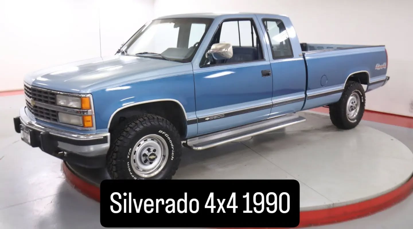 Disponível para importação dos Estados Unidos esta Chevrolet Silverado extended cab long bed ano 1990.
Possui motor V8 350, câmbio automático e tração 4x4, tudo funcionando perfeitamente.
Ar gelando
Direção hidráulica.
Veículo em bom estado de conservação.
108.000 milhas originais.
O custo total deste veículo, somando veículo + frete + taxas e impostos, é de 235 mil reais estimados, posto na cidade de Curitiba-PR, e já entregamos ele emplacado.(Consulte condições).
Para mais detalhes, entre em contato no 055997046226, com Alberto Muller.
Pensou em importar um veículo? Só chamar.
Visite nosso site, www.poaparts.com.br, e o Instagram, https://www.instagram.com/poaparts/
Atenção, o mercado americano é extremamente aquecido para veículos antigos, portanto não pense muito, pois normalmente em no máximo uma semana o carro será vendido lá mesmo.