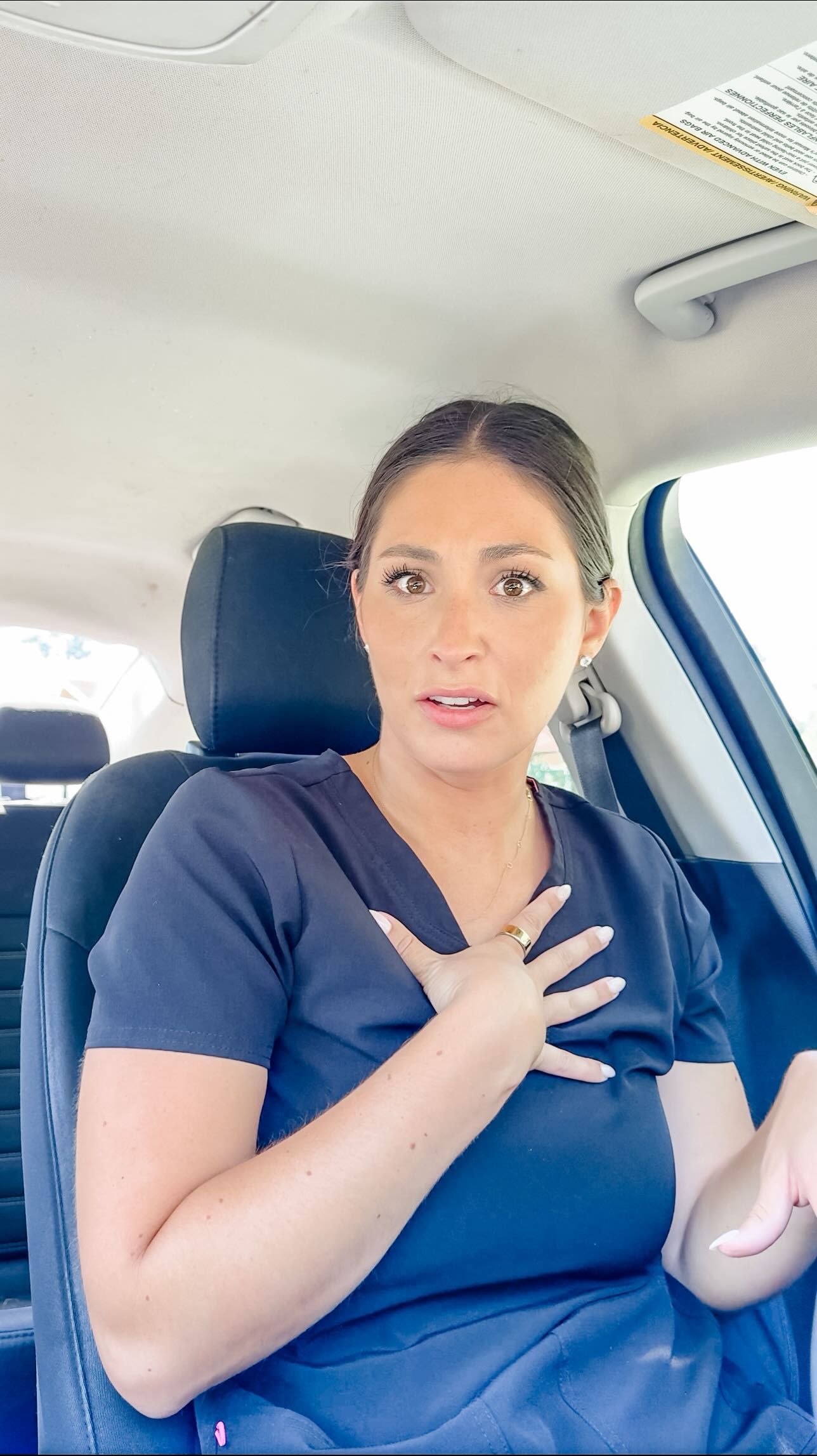 We’re all just humans trying to do life
#louisvillecreators #workingmomma #homehealthnurse
