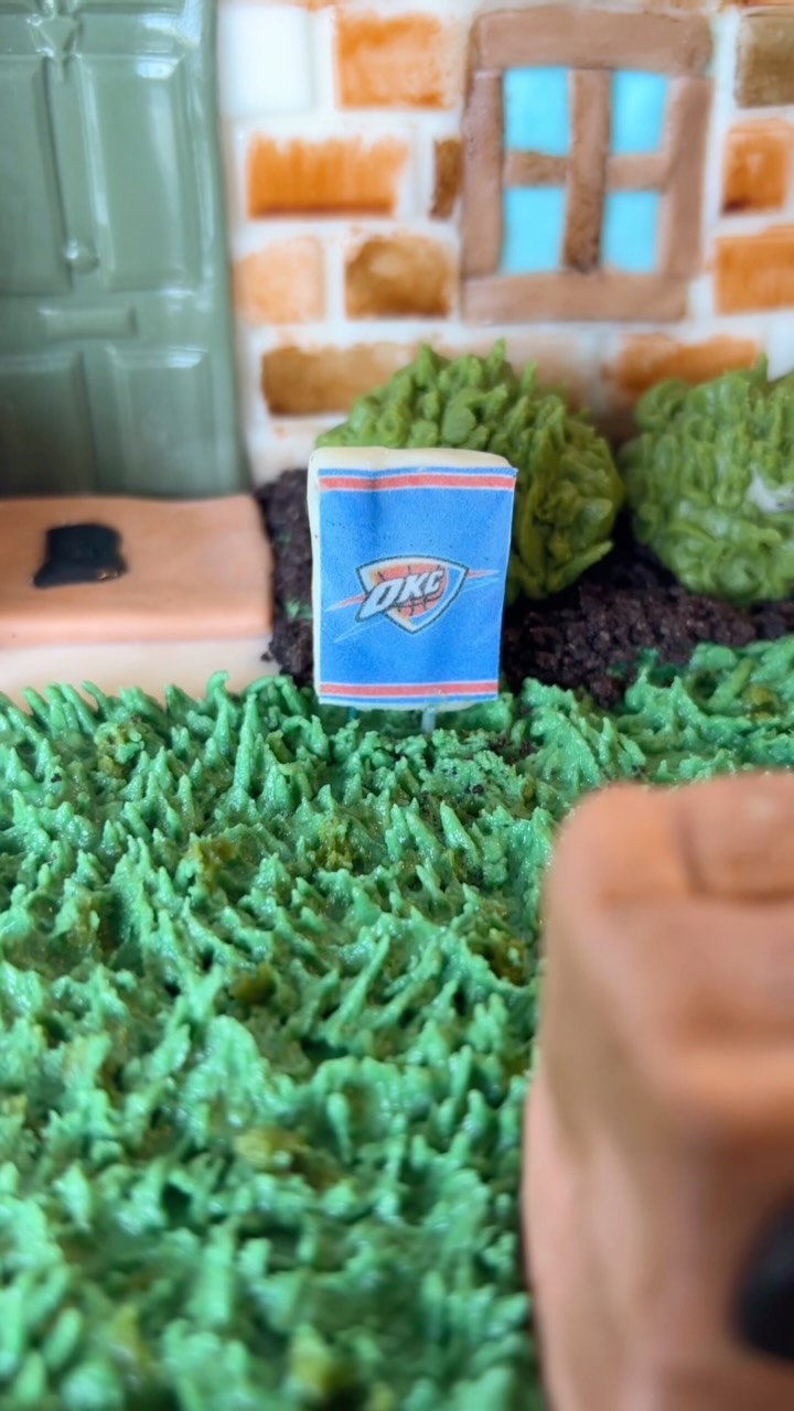 My nephew bought a house, and had a birthday. So naturally…
#housecake #okc #cakesofig
