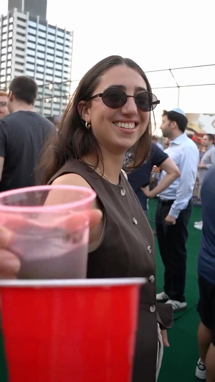 L’chaim from our Rooftop Block Party 🙌
Special night, special people and certainly some Uptown Funk 🎉🍾
Stay tuned for more of our rooftop summer events 😎. Join us! ✡️💙