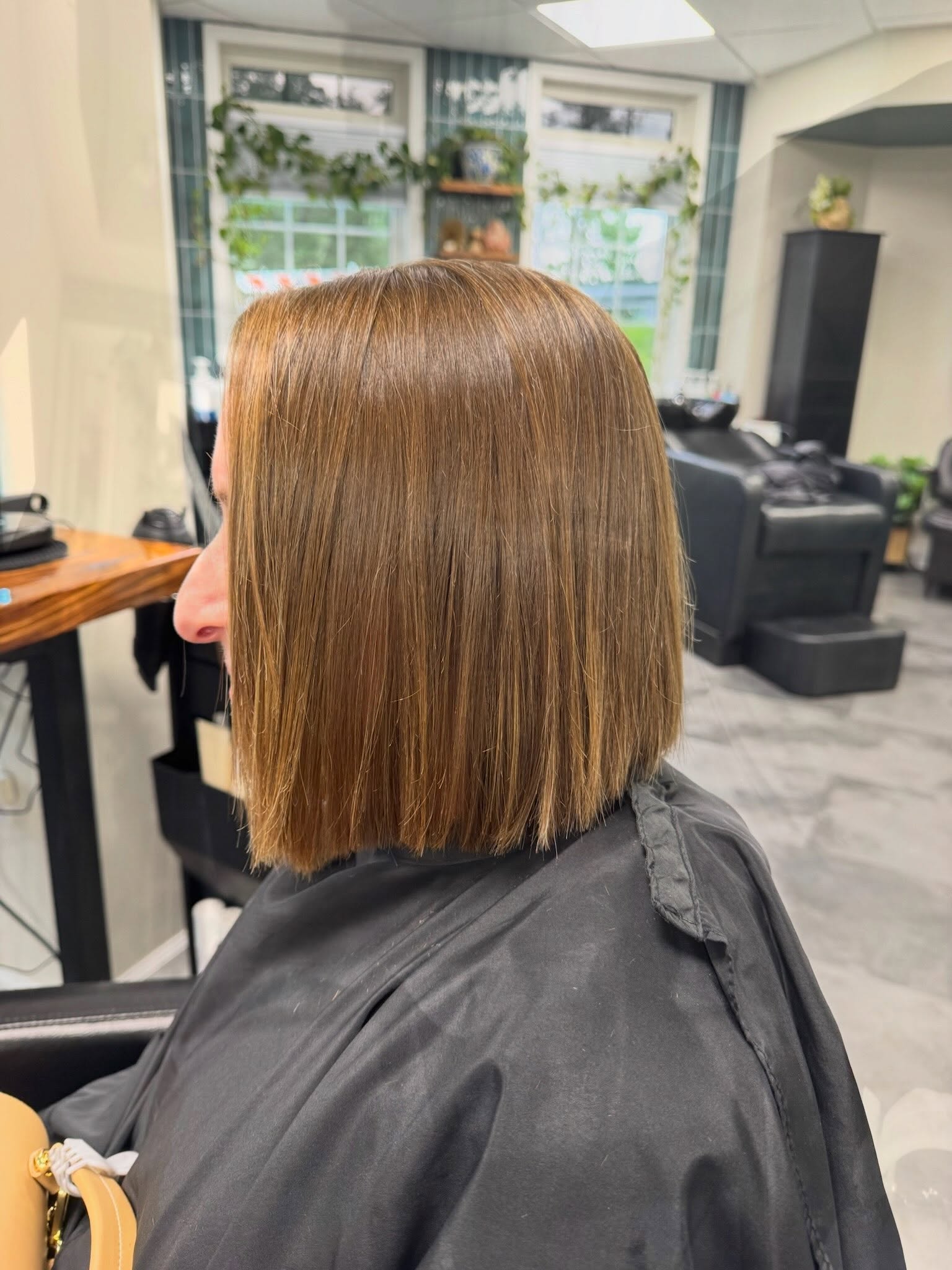 Say goodbye to summer frizz and hello to smooth, shiny, manageable hair! ☀️✨
Swipe to see the before ➡️
Our MK Keratin Treatment helps reduce frizz, adds incredible shine, and cuts down on styling time! Interested? Call us at 609-799-4381 and schedule a free consultation!
Service done by @dani_mua52