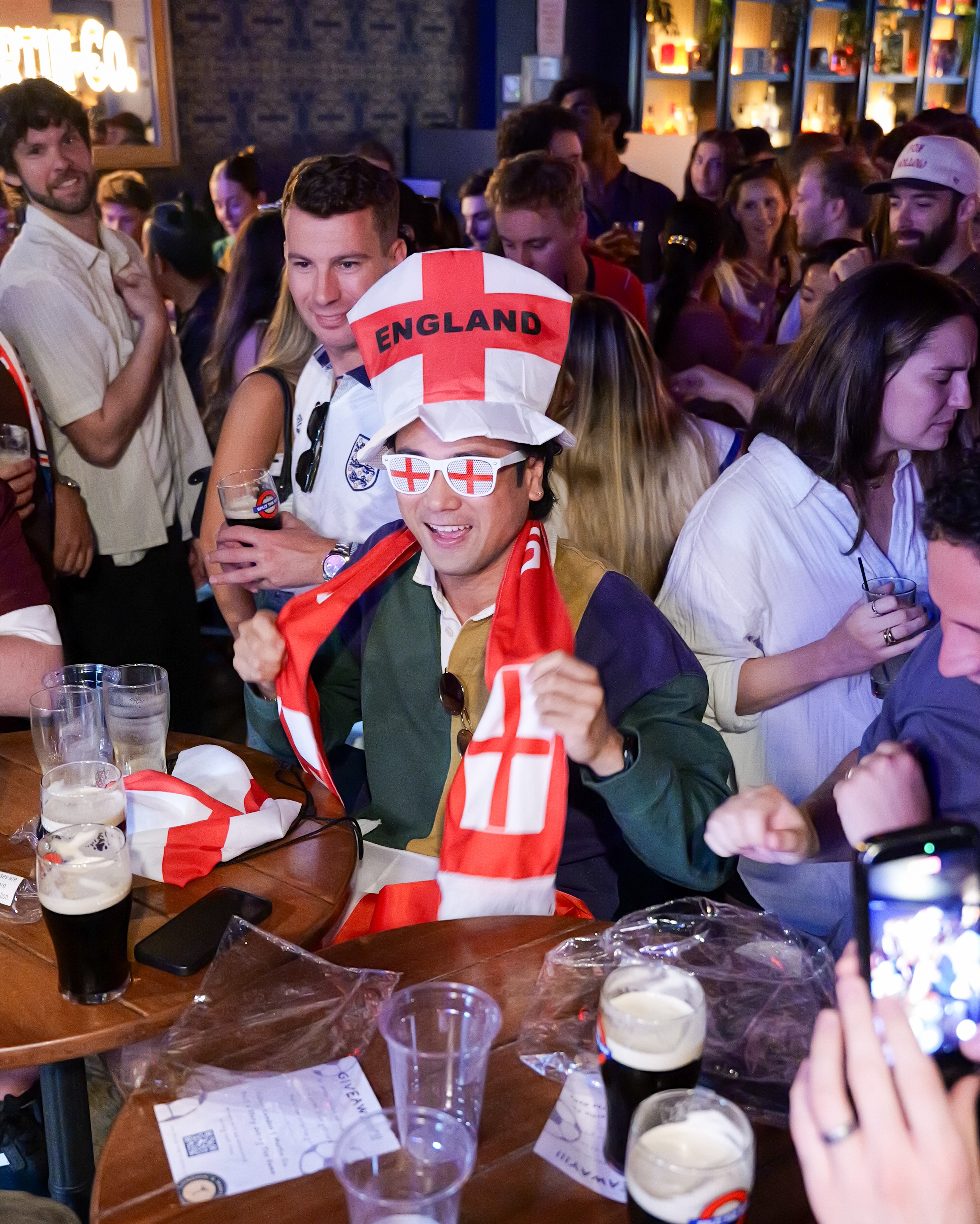 Don’t miss it — TODAY at 3 PM we’re bringing the energy back for England vs. Argentina. Expect electric vibes, giveaways, and the loudest crowd in NYC. 🍻⚽
Grab your mates, wear your colors, and get ready for another unforgettable matchday.
See you at London & Martin. 🇬🇧
#LondonAndMartin #EnglandFansNYC #ItsComingHome #EnglandVsArgentina #NYCSportsBar