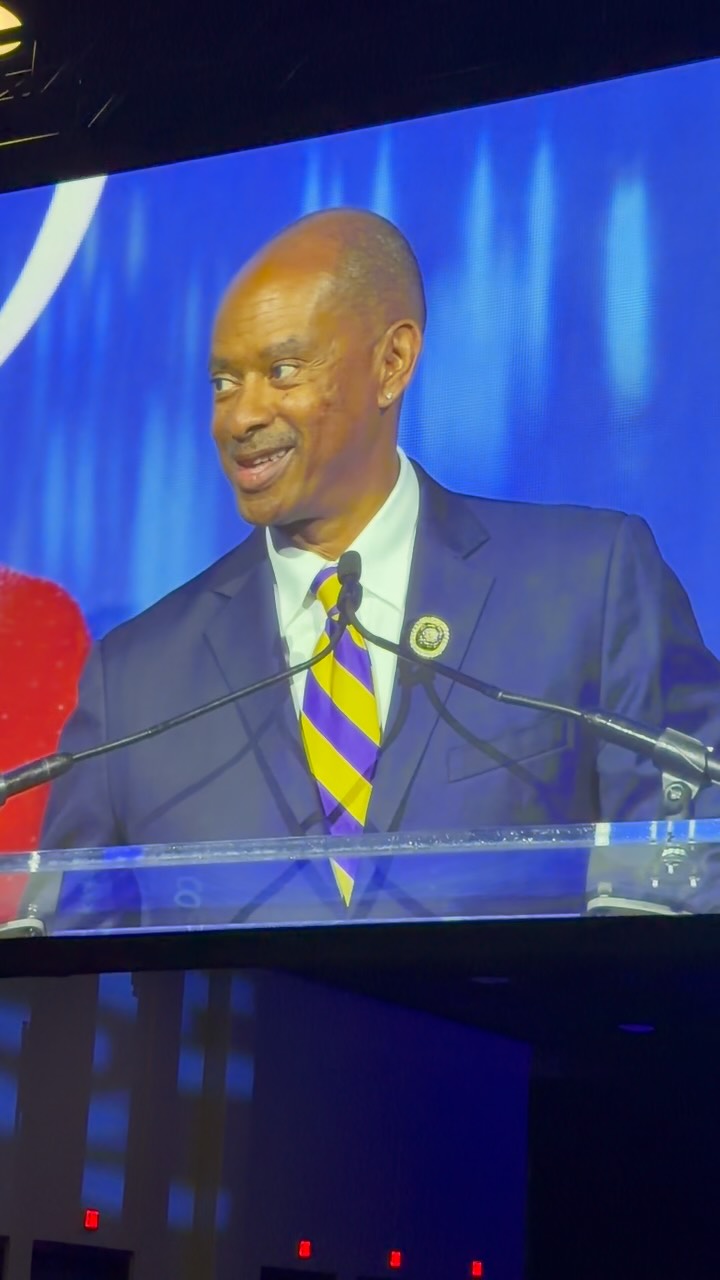 Nashville, TN. A pure-classic-opening by our 42nd Grand Basileus, Brother Ricky Lewis. He embodied the recent @upliftomega postcard “Moving With Presence” at the International 2026 Zeta Phi Beta Grand Boule at the historic Opryland hotel⭐️ @thelegendary5th @officialoppf #onwardandupwardwearethefifthdistrict
#Legendary5thDistrict ⭐️ @nashvillezetas