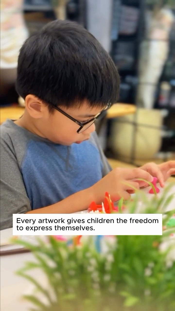 🎨 Did You Know?
Art is more than just painting or coloring—it helps children grow in ways that last a lifetime.
✨ It builds creativity and problem-solving skills.
✨ It strengthens fine motor skills and hand-eye coordination.
✨ It teaches patience, focus, and confidence.
✨ It gives children a healthy way to express their thoughts and emotions.
✨ Most importantly, it reminds them that there’s no single “right” way to create.
Every masterpiece starts with the confidence to make the first brushstroke. 💛
#DidYouKnow #dubai #ArtClub #ArtForKids #ArtWorkshop