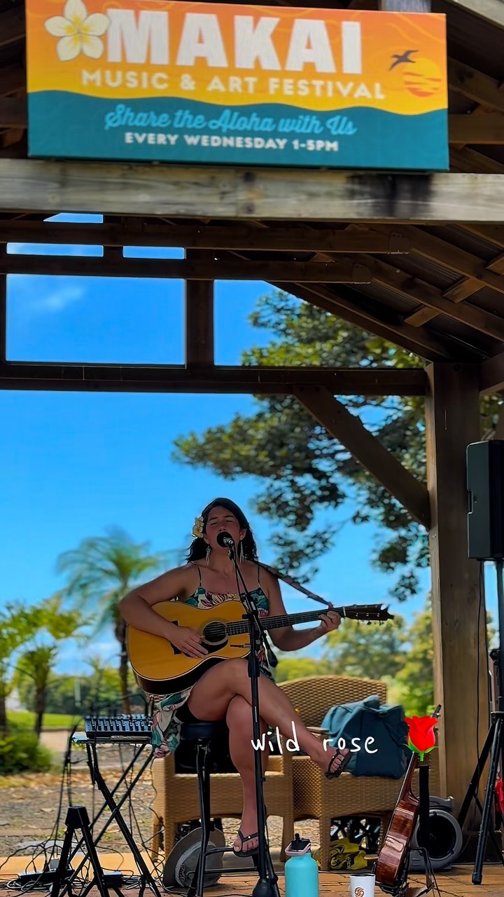 @makaimusicandartfestivalkauai
First gig playing my original Lalo tunes in Kauai. More of that, calling it in! I feel so alive playing!!! I was so jet lagged after flying back from Colorado the day before, but music is fuel!
So grateful to get to play at this sweet weekly artists festival at the Makai Golf Course. #singersongwriter #femaleartist #livemusic #originalmusic #kauai