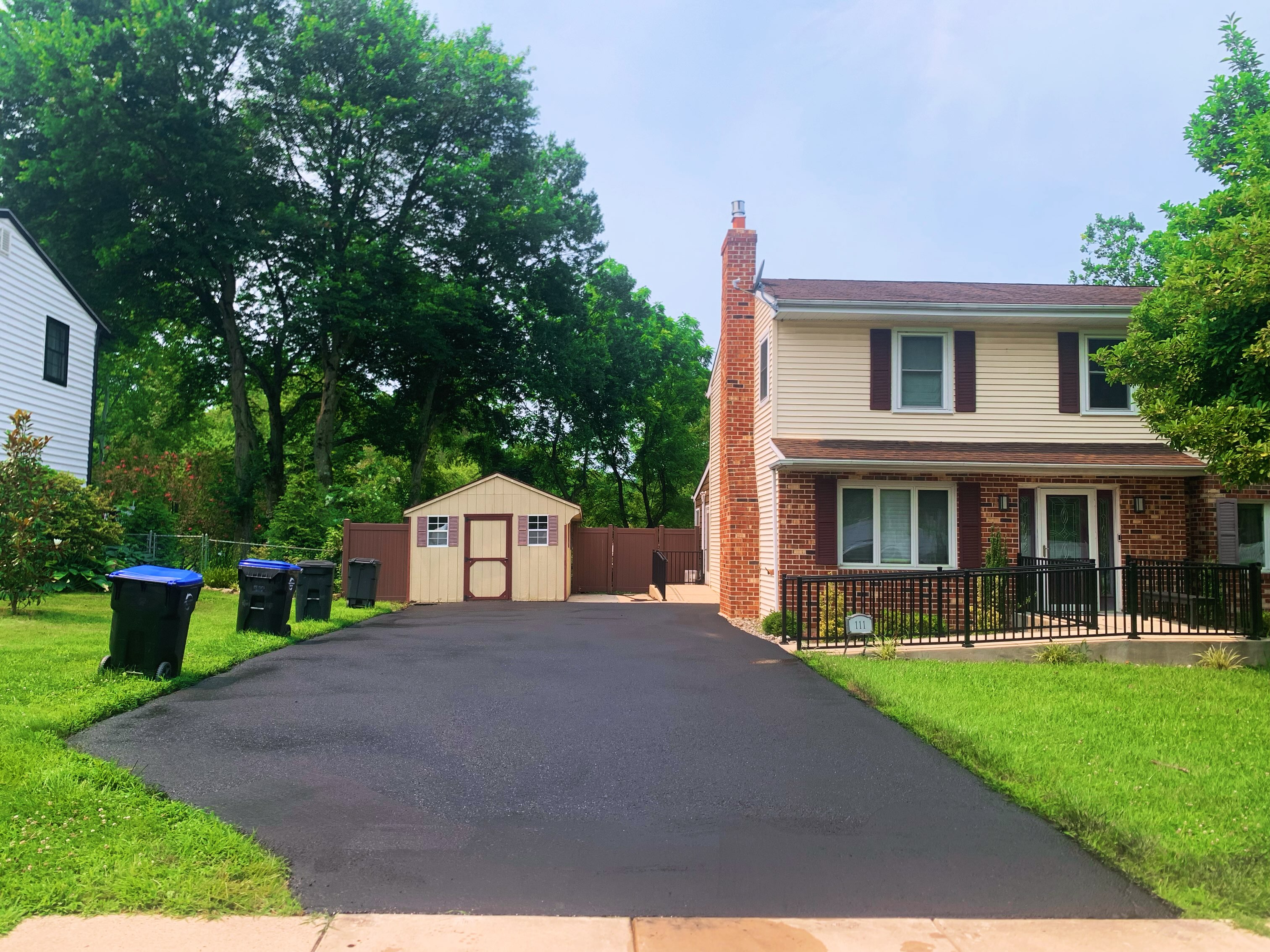 Who doesn’t love a summertime glow up?
If your driveway or parking lot is faded or damaged we can help! Whether it’s sealcoating, repairing cracks, or filling potholes we have you covered.
Now is the perfect time to get your free quote, contact us today to find out how we can help
📲 717.348.8318
📧 dbakersealcoating@gmail.com