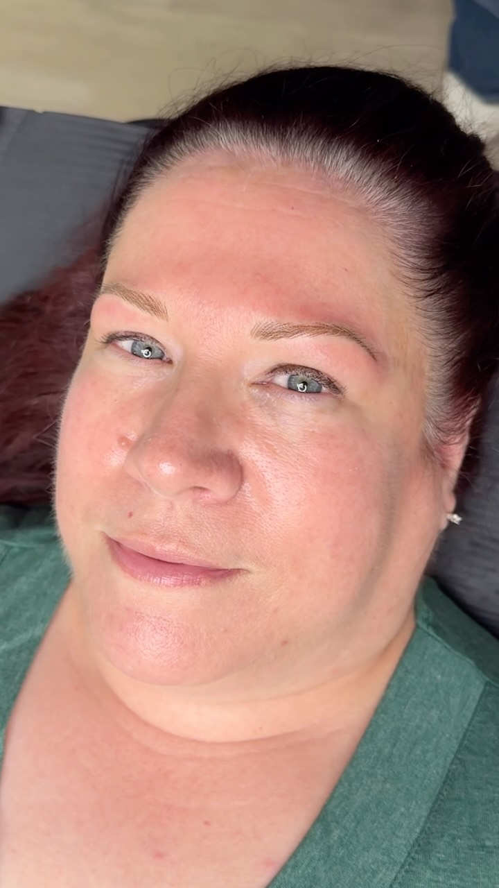 Your brows, but better 💁🏽♀️
Similar to Microblading, Nano Brows enhance your natural brows by adding pigment into the skin to look like brow hairs, giving you a fuller and more symmetrical shape! These brows are an investment that will last her for years!
#azbrows #aznanobrows #azmicroblading #azbrowartist #azbrowlamination