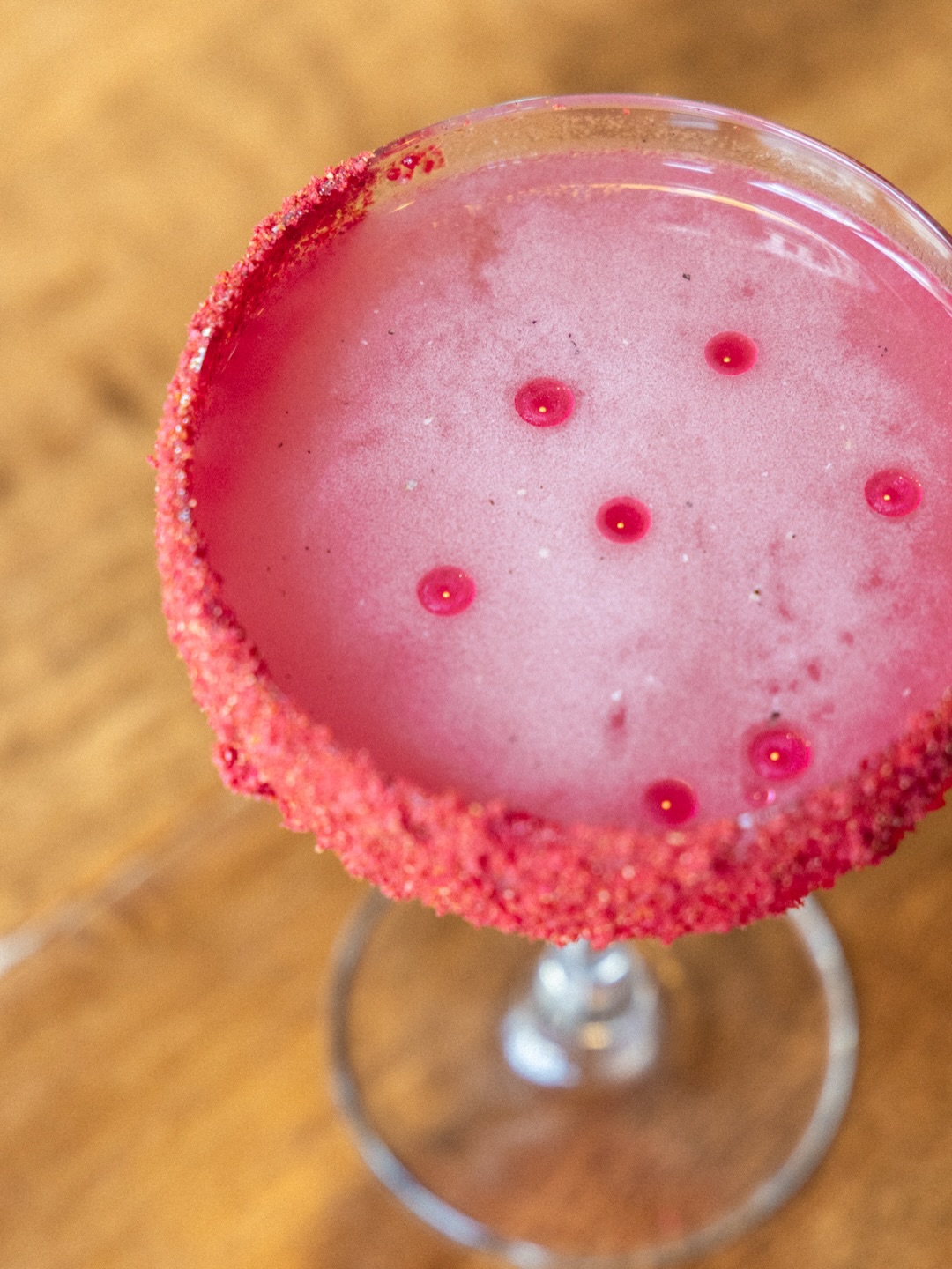 CONDESA 🌸🌸🌸
Tequila pitaya, sirop de pitaya, jus de citron vert, tonic verveine, huile de géranium
#mexicanfood #mexicanrestaurant #restaurantmexicano #jeanettrosalesgalan #restaurantmexicain
