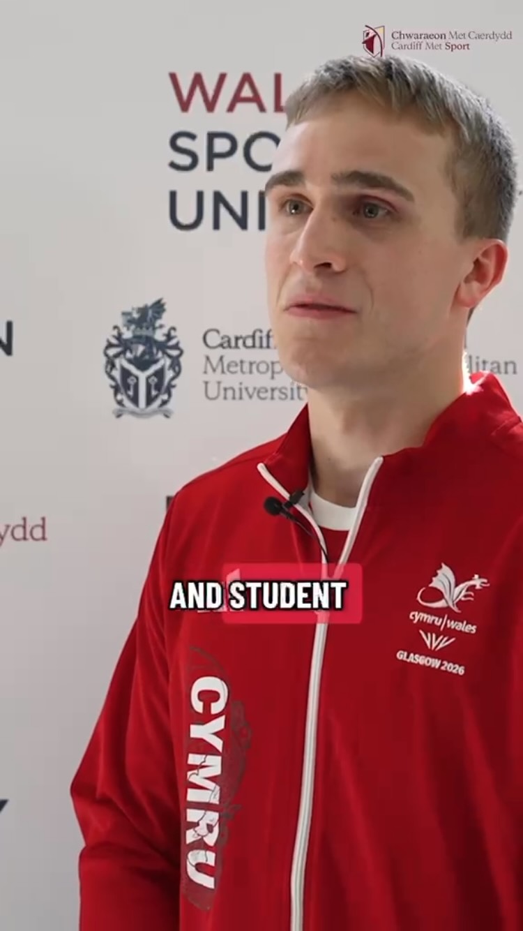 🎥 @cardiffmetsporttv - 🥊 Current Cardiff Met student Dan Pitt says the support of the University has helped him balance life as a full-time athlete and student as he prepares to represent Wales at the Glasgow 2026 Commonwealth Games.
Read More > The Met Sport 🥊 (Link in Bio)
_____________________
Dywed Dan Pitt, myfyriwr presennol ym Met Caerdydd, fod cefnogaeth y Brifysgol wedi ei helpu i gydbwyso bywyd fel athletwr a myfyriwr llawn amser wrth iddo baratoi i gynrychioli Cymru yng Ngemau’r Gymanwlad Glasgow 2026.
Darllenwch fwy > > The Met Sport (Dolen yn y Bio)
#TeamWales #TîmCymru #CommonwealthGames #Glasgow2026
@cardiffmet @welsh.boxing @team_wales @danpitt.06 @cardiffmetboxing @cmetperformanceservices