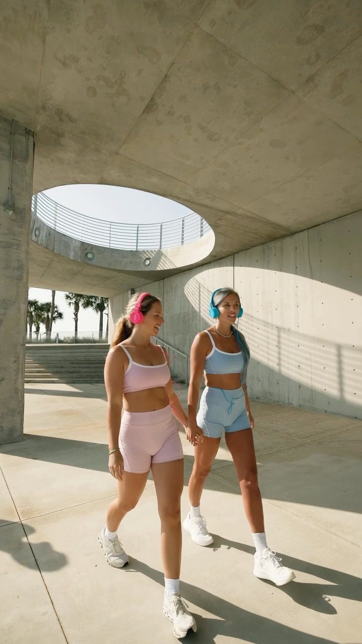 Soft enough to lead with kindness.
Strong enough to never take any shit. 🌊🖤
Rain vibes only.
•
#activewear #stronggirl #fitgirl #workoutgirl #fitlife