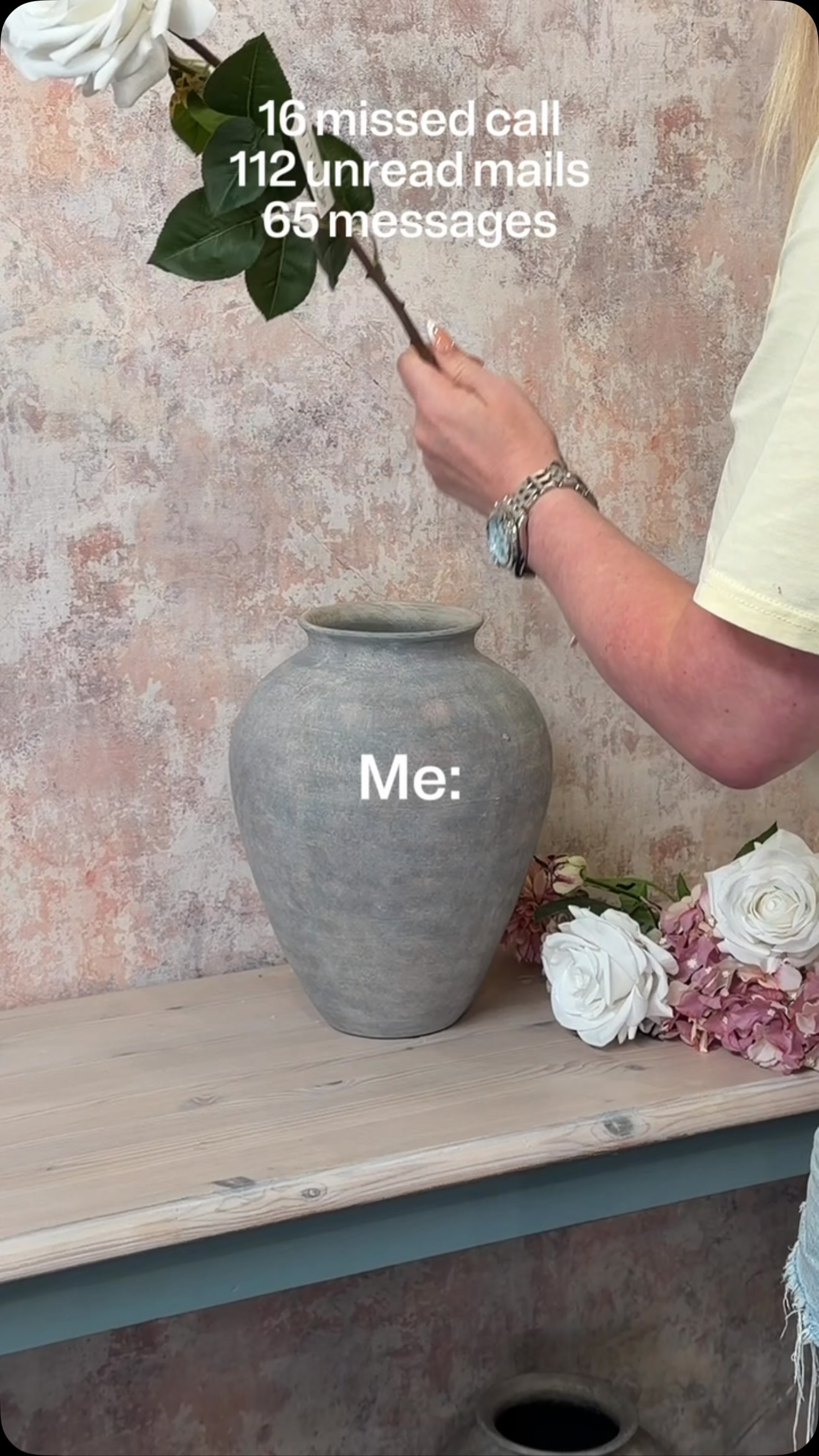 Tell me you own a small business without telling me you own a small business⦠š
š 16 missed calls
š§ 112 unread emails
š¬ 65 messages
šø Me? Still adjusting one flower.
#smallbusinessuk #fauxflorist #behindthebusiness #smallbusinessowner #whiteblossominteriors