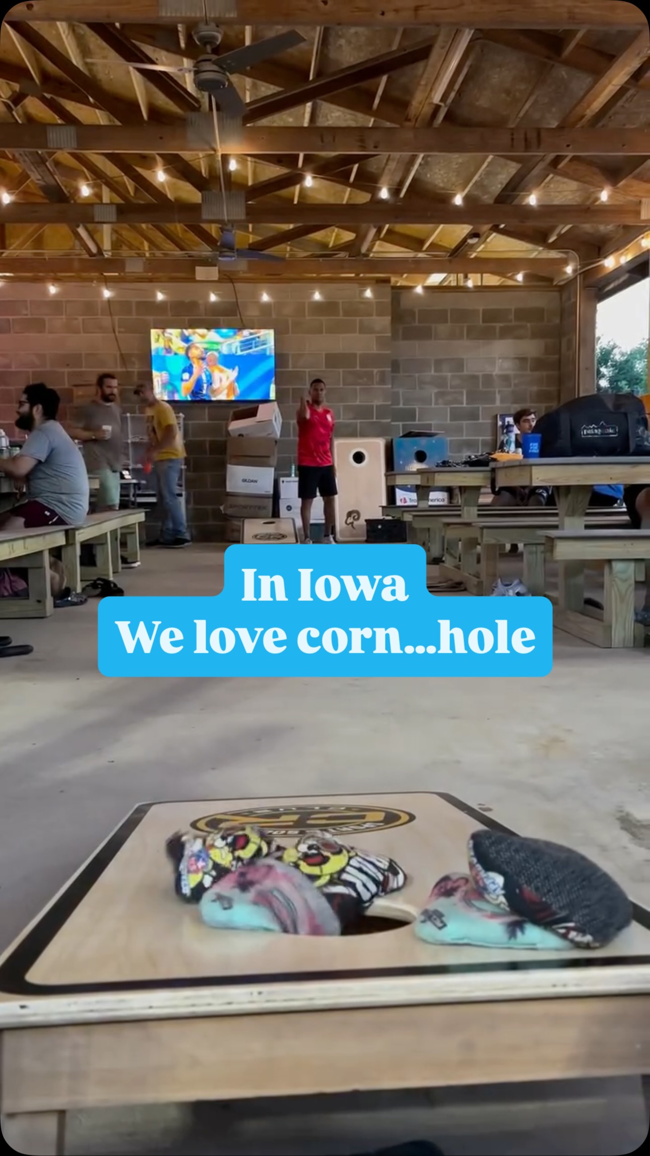 No Friday plans? Well, now you do. 🍻
Every Friday at Sandlot, we host a FREE bags tournament that’s open to everyone. Whether you’re just learning the game or you’ve been chasing Ws for years, grab a partner and come throw some bags with us.