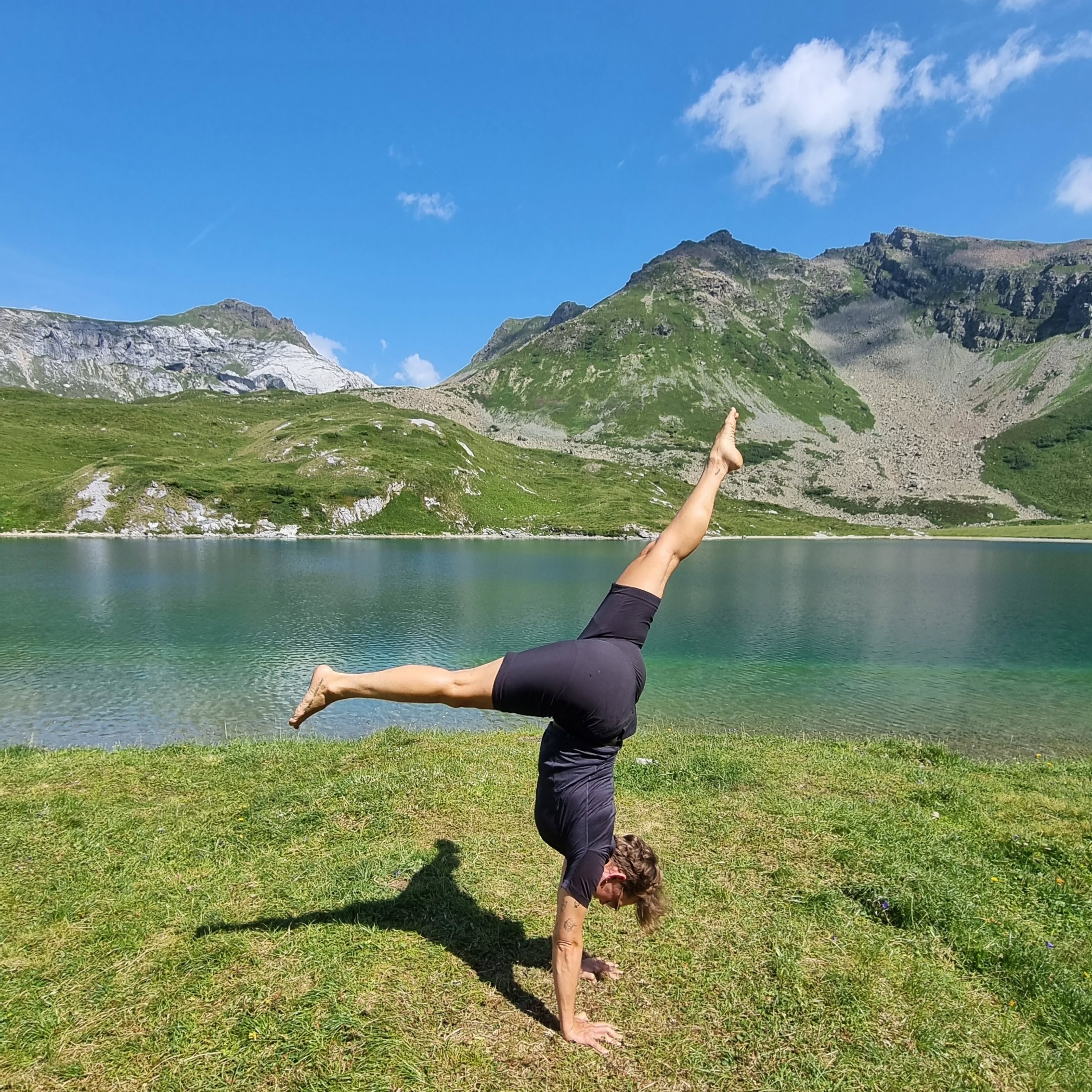 Another year, another hike! First time bivouacking in the Swiss mountains. What an experience! One thing is for sure...everything changes, all the time-especially in the mountains.
Thank you @ani_modjo_ for this experience 🐐