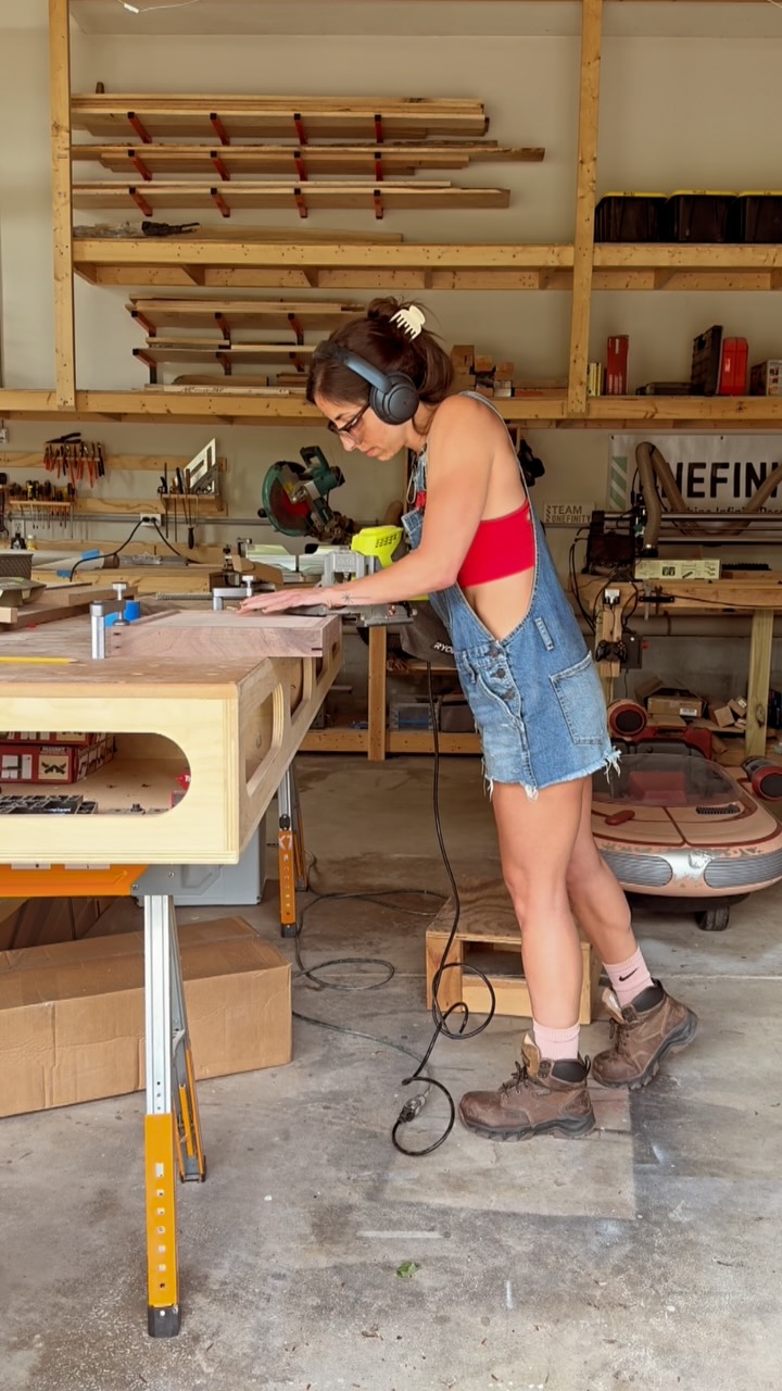 Putting splines in last summer - before this workbench was on wheels! One of the best things we’ve done in the garage was make the bench moveable - though now I would like to add a sturdy bench for hand tool work. It’s a never ending process!
·
#maker #femalewoodworker #garageworkshop #woodshop #scrollsawartist