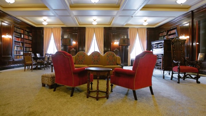 The Library offers a quieter presence within the Dayton Masonic Center.
Built-in shelves, warm wood tones, and classic architectural details give the room a sense of history, intimacy, and calm. It is a space made for smaller gatherings, private moments, and thoughtful conversation.
Explore all our spaces at the link in our bio 🔗