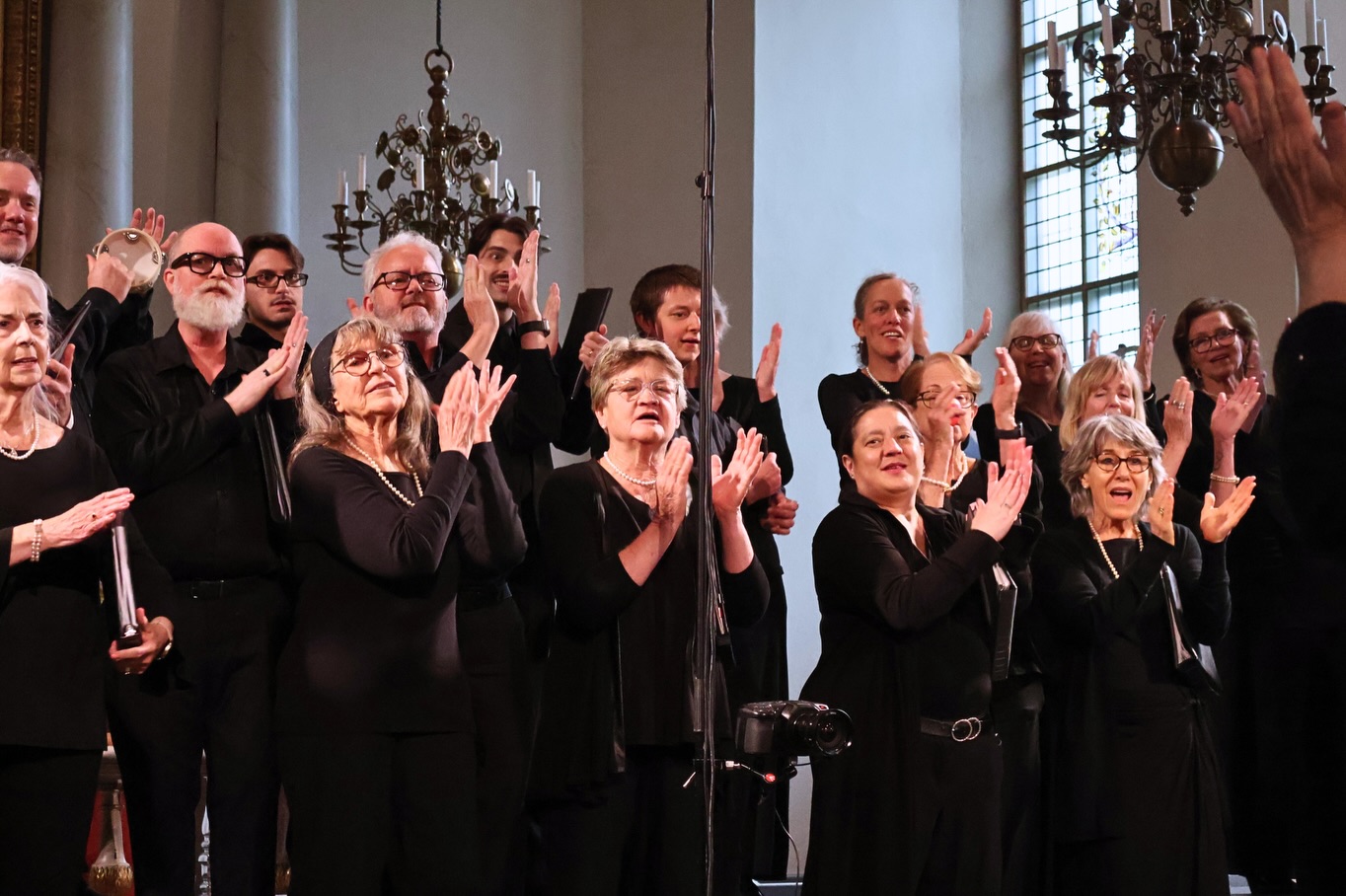 ✨ Photos from last week’s MidAm Choir concert in the breathtaking Kungsholms Kyrka in Stockholm! 🇸🇪
The evening featured inspiring performances by the Symphony Chorus of New Orleans, Viva la Musica!, Spartanburg Master Chorale & Friends, and the Swedish Choir, under the direction of Shulamit Hoffmann, Steven Edwards, Keith Jones, and Charlene Pauls. It was a wonderful celebration of international friendship, collaboration, and the joy of making music together. 🎶💙
#MidAminSweden #Stockholm #ChoralMusic #MidAm