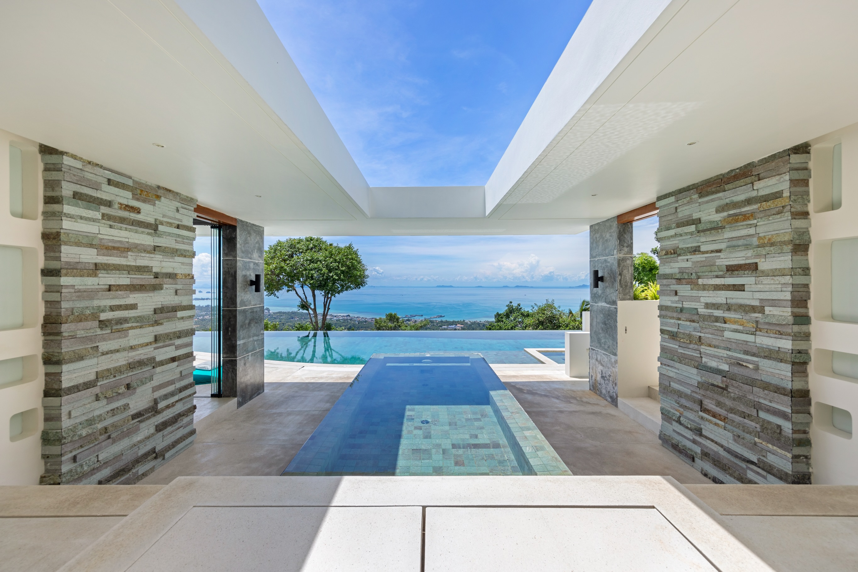 Koh Samui has been crowned @travelandleisure ‘s World’s Best Island 🏆✨
If Samui has been on your list, consider this your sign!
One villa or all three, we’d love to welcome you to this tropical paradise 🌴
#LimeSamuiVillas #KohSamui #ThailandTravel #WorldsBestIsland #TravelAndLeisure