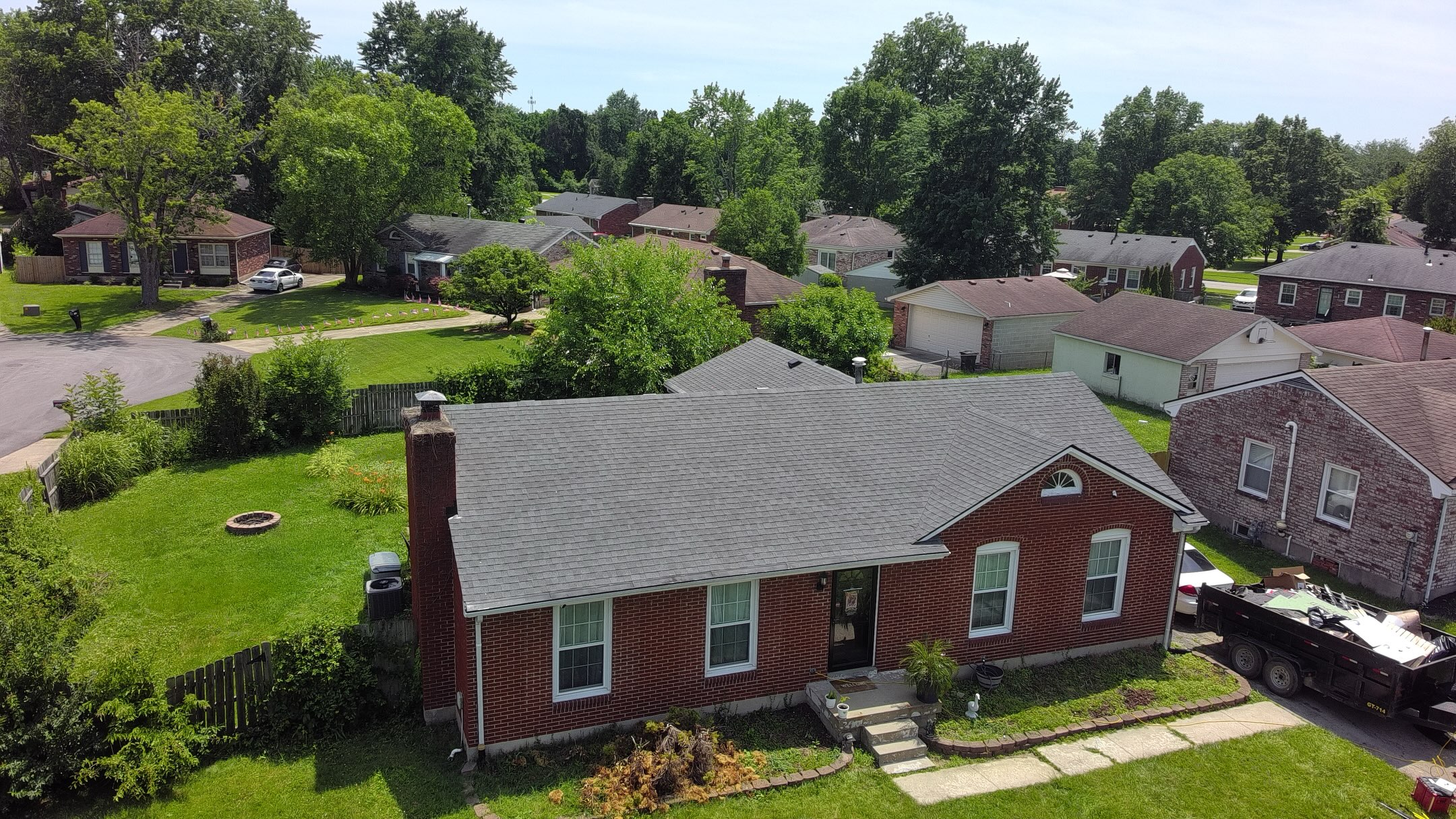 Gorgeous home in Jeffersontown!
#gafpewtergray #gafroofing #explore