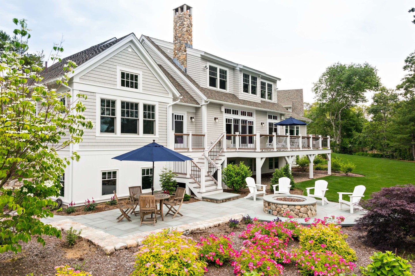 Cape Cod summer living, carried from the inside out.
This project brings together bright interior spaces, detailed cabinet work, and an easy connection between the kitchen, dining area, and living room. From the built-ins around the fireplace to the classic kitchen cabinetry, every detail was designed to feel timeless, functional, and ready for the rhythm of summer on the Cape.
#CapeAssociates #CapeCodHomes #CapeCodLiving #CapeCodBuilder #CustomHomeBuilder #CustomHomes #CabinetryDesign #CustomCabinetry #BuiltIns #KitchenDesign #InteriorCraftsmanship #SummerOnCapeCod #OutdoorLiving #NewEnglandHomes