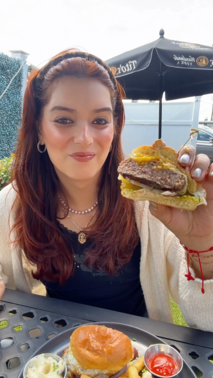 Cookโs Brothers Burger is the perfect cure to a wild Friday Night, or the start to a perfect Saturday afternoon! ๐โจ
#cookneedham #bostonfoodies #bostonfood #bostonfoodguide #westofboston