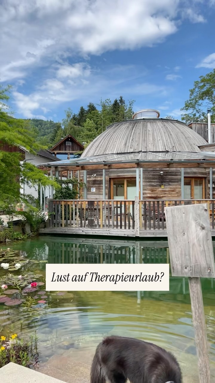 Lust auf Selbstfürsorge, Wachstum & Auszeit?
Komm zu unseren Self Care Retreat 🤍
Fokus: Emotionales Essen überwinden und Wohlfühlen im Körper lernen.
Diätologin + Psychotherapeutin
13 Workshops
Vollpension, Self Care Nutrition ohne Diäkultur
10.1.27 - 15.1.27
Oberösterreich
Noch 5 early bird Plätze frei (-100€)
Link in Bio 🫶
THERAPIEURLAUB
SELF CARE RETREAT