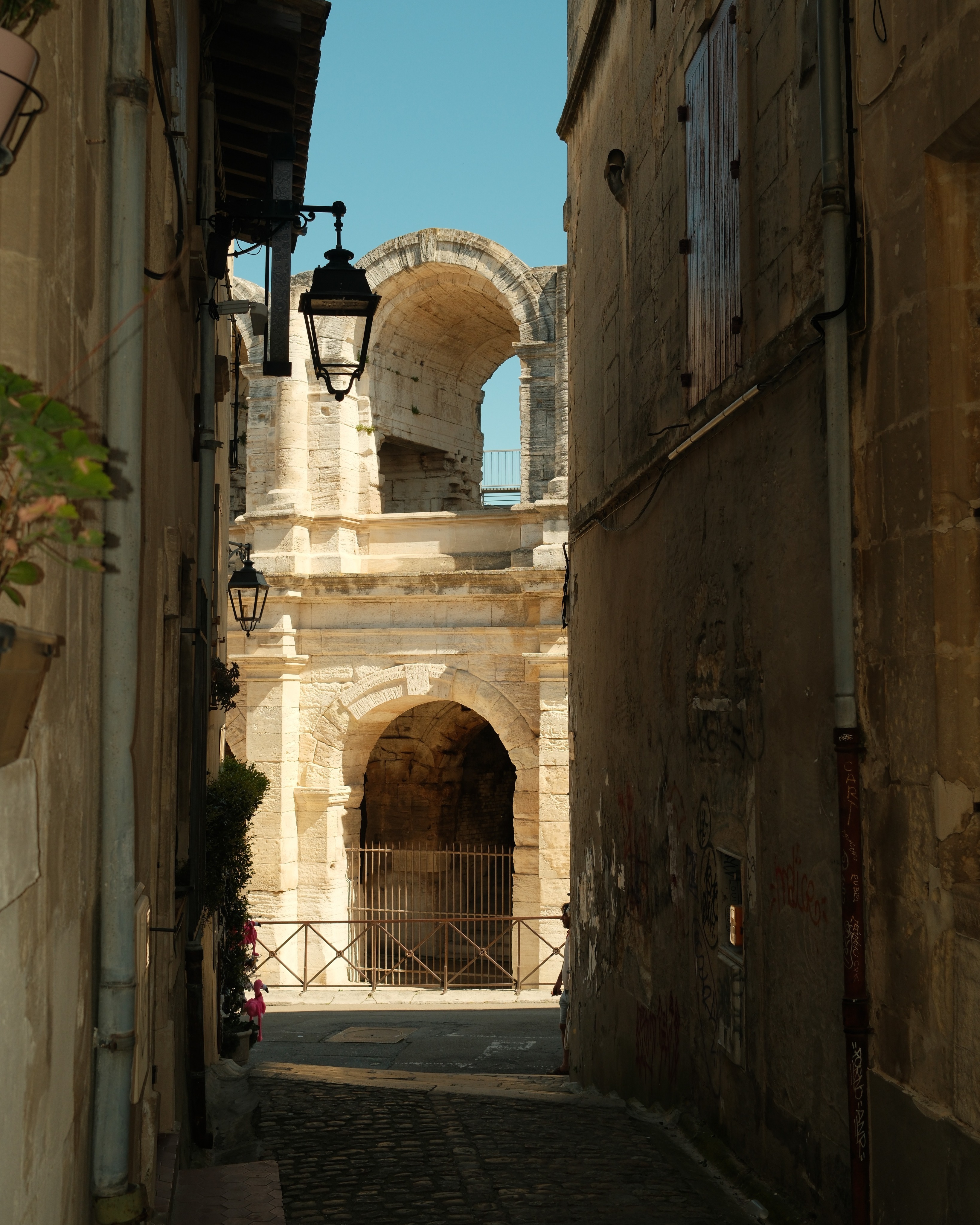 Matadors are toreadors, but not all toreadors are matadors
Arles captured on @fujifilmx_ca X100VI
Shot with Kodak Portra do Sol by @the_hyper
#fujifilmx100vi #fujifilm #france #travelphotography