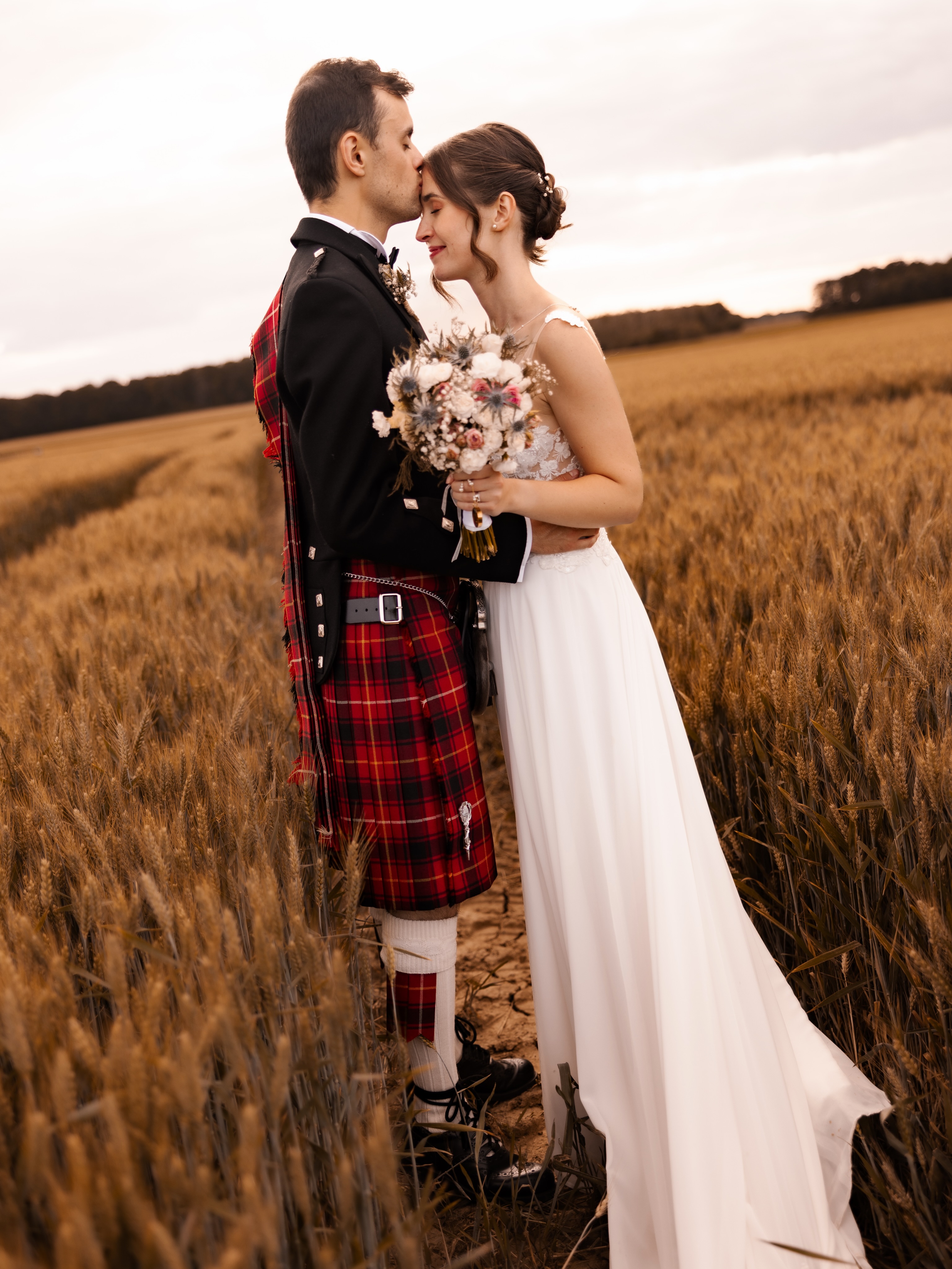 #wedding 🪩
L’un de mes coups de coeur de cette saison 2026, G&C 🪩🫶🏼 Au delà de leur mariage magnifique.. J’ai rencontré un couple incroyablement gentil et qui déborde d’amour. C’est si beau à voir ! 😍
Encore merci à tous les deux pour votre confiance et pour m’avoir permis de partager tout cet amour avec vous. 🤎🫶🏼
Je ne vous oublierais pas 🫶🏼
Lieu : @nomadelodge 📍
Vidéaste : @jfr_production 🎥
📸 Elodie.B - Photographie
Photographe basée en Seine-et-Marne & IDF.
Mariage, Maternité, Naissance & Famille.
🌐 www.elodiebphotographie.com
@elodie.bphotographie
elodie.b-photographie@outlook.com
#photographe77 #photographeseineetmarne #photographeiledefrance #photographemariage photographemariage77