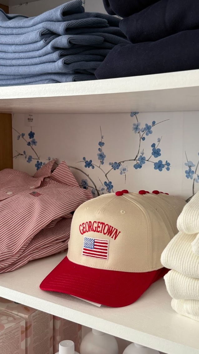 Newport’s coastal style has landed on Wisconsin Avenue 🌊
@luvroseboutique is now open at 1432 Wisconsin Ave NW, stop in for their georgetown-exclusive sweaters, mock necks, and permanent jewelry 🤍
#georgetowndc #shopsmallgeorgetown