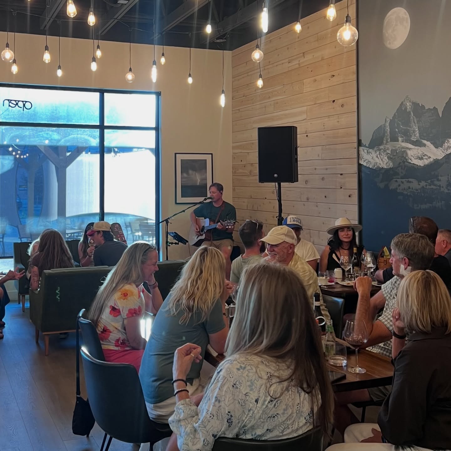 🎶 We’ve got live music all summer long! Tonight | 6–8 PM
Don’t miss Greg Creamer, a seasoned singer-songwriter from Driggs, Idaho, whose heartfelt lyrics, rich guitar work, and soulful blend of Americana, blues, and folk create an unforgettable evening. His solo performances are grounded, reflective, and full of heart.
Grab your friends, and join us tonight!!!
#lulawinebar #livemusic #driggsidaho #tetonvalley