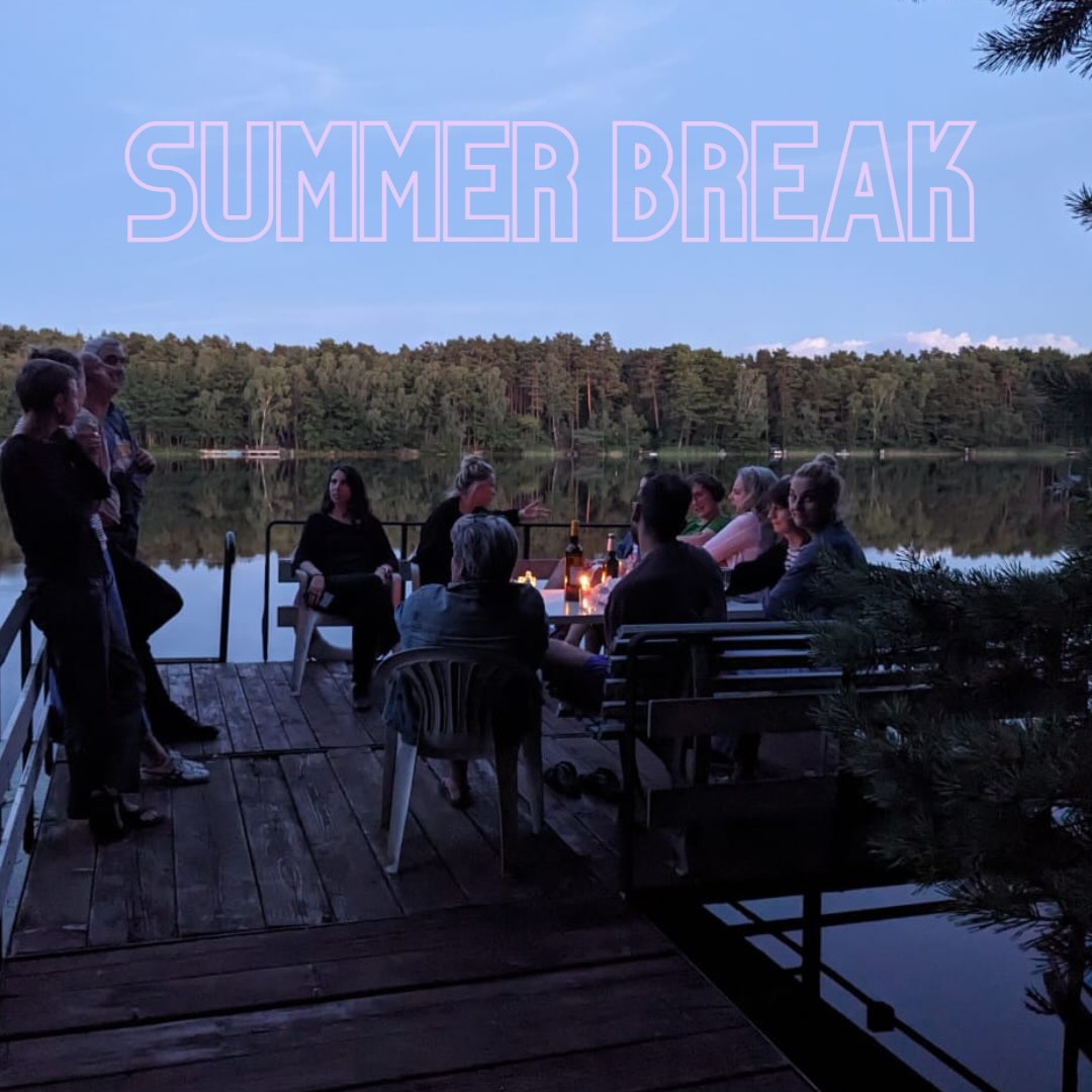 **** German below ****
After a beautiful year filled with new choir members and wonderful concerts, led by our fantastic musical director, accompanied by our great pianist, and our lovely board members, we were thrilled to celebrate our achievements in the beautiful region of Brandenburg! 🌲🏊♂️
It was wonderful to eat, swim, sing, and spend quality time together.
Stay tuned this fall for information about our upcoming concerts by following our Instagram or signing up for our newsletter on our website!
——
Nach einem wunderschönen Jahr voller neuer Sänger*innen und großartiger Konzerte, geleitet von unserer fantastischen Chorleiterin, begleitet von unserem großartigen Pianisten und unterstützt von unserem tollen Vorstand, haben wir uns riesig gefreut, all unsere Erfolge im schönen Brandenburg zu feiern! 🌲🏊♂️
Es war toll, gemeinsam zu essen, zu schwimmen, zu singen und einfach eine schöne Zeit miteinander zu verbringen.
Bleibt diesen Herbst auf dem Laufenden, was unsere anstehenden Konzerte angeht! Folgt uns dazu einfach auf Instagram oder abonniert unseren Newsletter auf unserer Website! 🎶 #berlinchor #choirberlin #berlin #choirlife