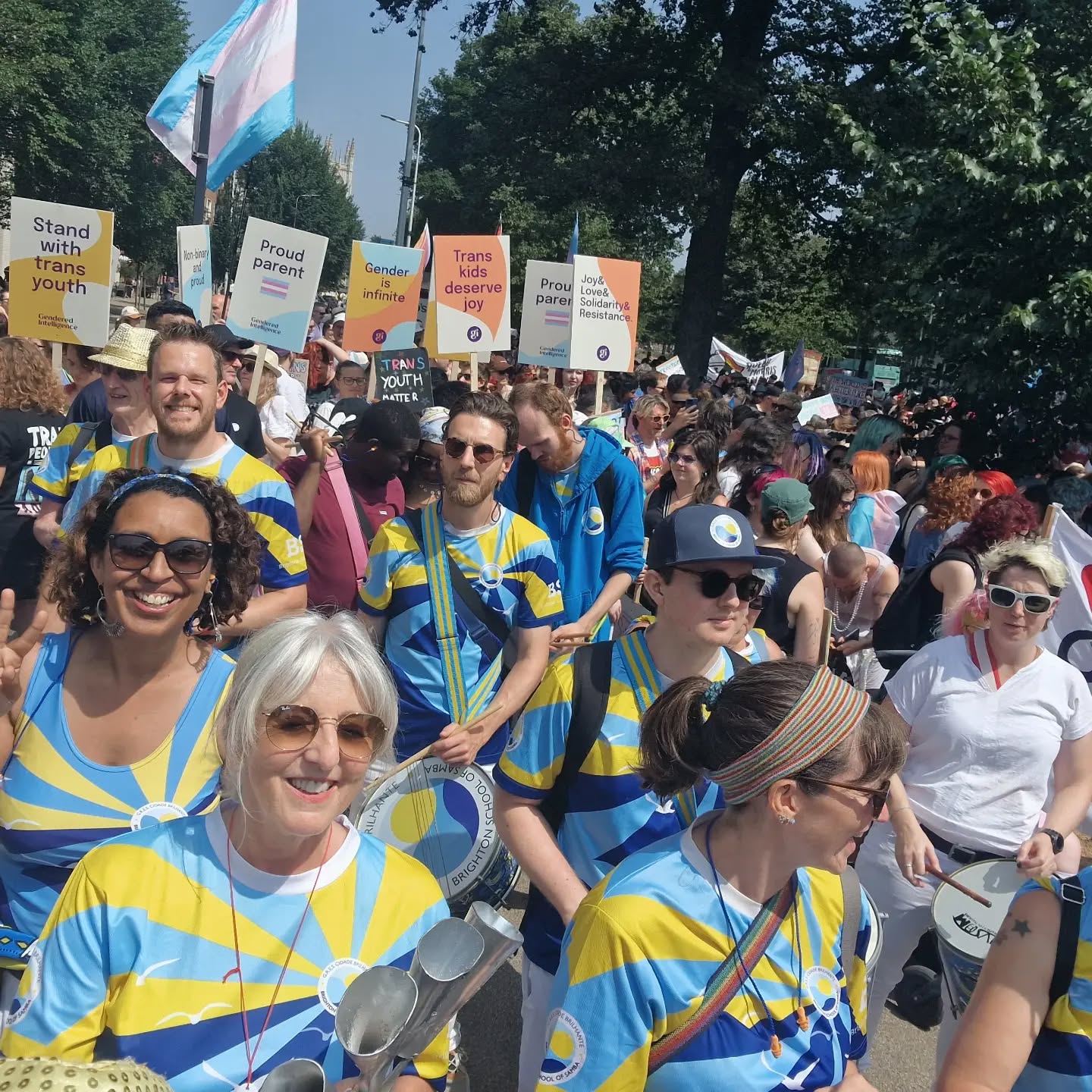 More photos from our excellent outing yesterday at @transpridebrighton Standing in solidarity with the Trans community and bringing the rhythm, the dancing and the joy!
#communitymatters #brightonpeople #transrightsarehumanrights #sambadrumming #sambanopé