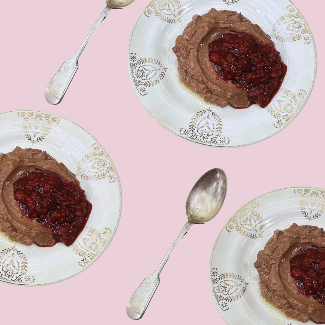 New to the The Journal
Soy, the Devil Incarnate? or Just Another Scapegoat + Tofu Chocolate Mousse
A deep dive into the soy debate & a simple & delicious recipe for tofu chocolate mousse. Link in bio, alternatively drop a comment & I’ll send the link direct to your DMs 😘