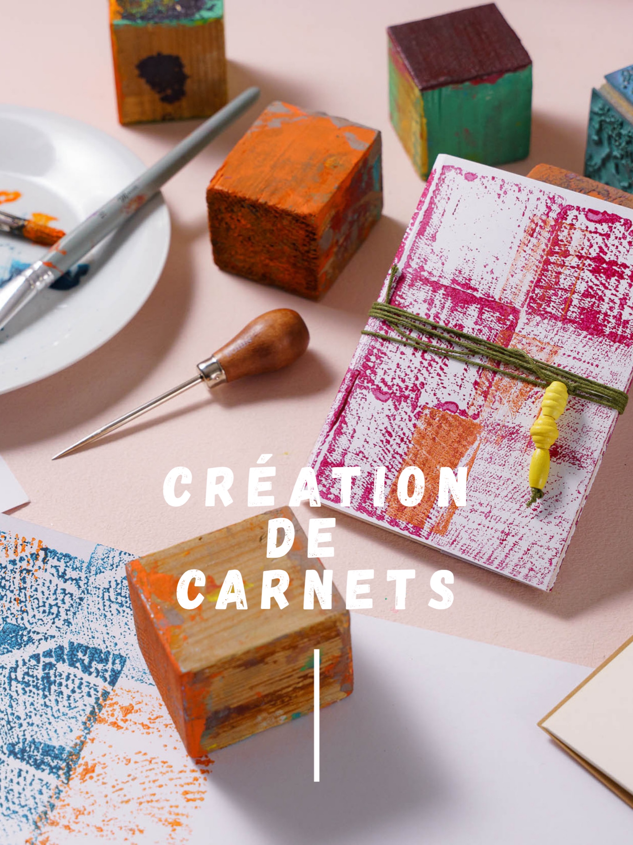 🌟Les ateliers créatifs de Mt’créa.
Envie d’une pause , d’un moment différent, s’offrir une parenthèse pour créer un objet déco , un objet usuel que vous aurez plaisir à utiliser au quotidien.
💡La nouveauté à l’atelier
📌venez personnaliser un carnet de notes.
Que fait-on?
On réalise sa couverture à l’aide de tampons bois , magique et unique, on choisit son lacet de cuir, ses perles et gri gri et voilà votre magnifique carnet de notes à mettre dans votre sac à main.
Envie d’avoir un carnet qui vous ressemble ?
Inscription sur le site.😉
Pour cet été , je vous accueille en privatisation.
Réservez votre créneau pour une pause estivale originale.
Atelier Mt’crea, votre atelier d’activités créatives.
#dıy #atelierannecy #experiencecreative #quefaireaannecy#ateliercreatif