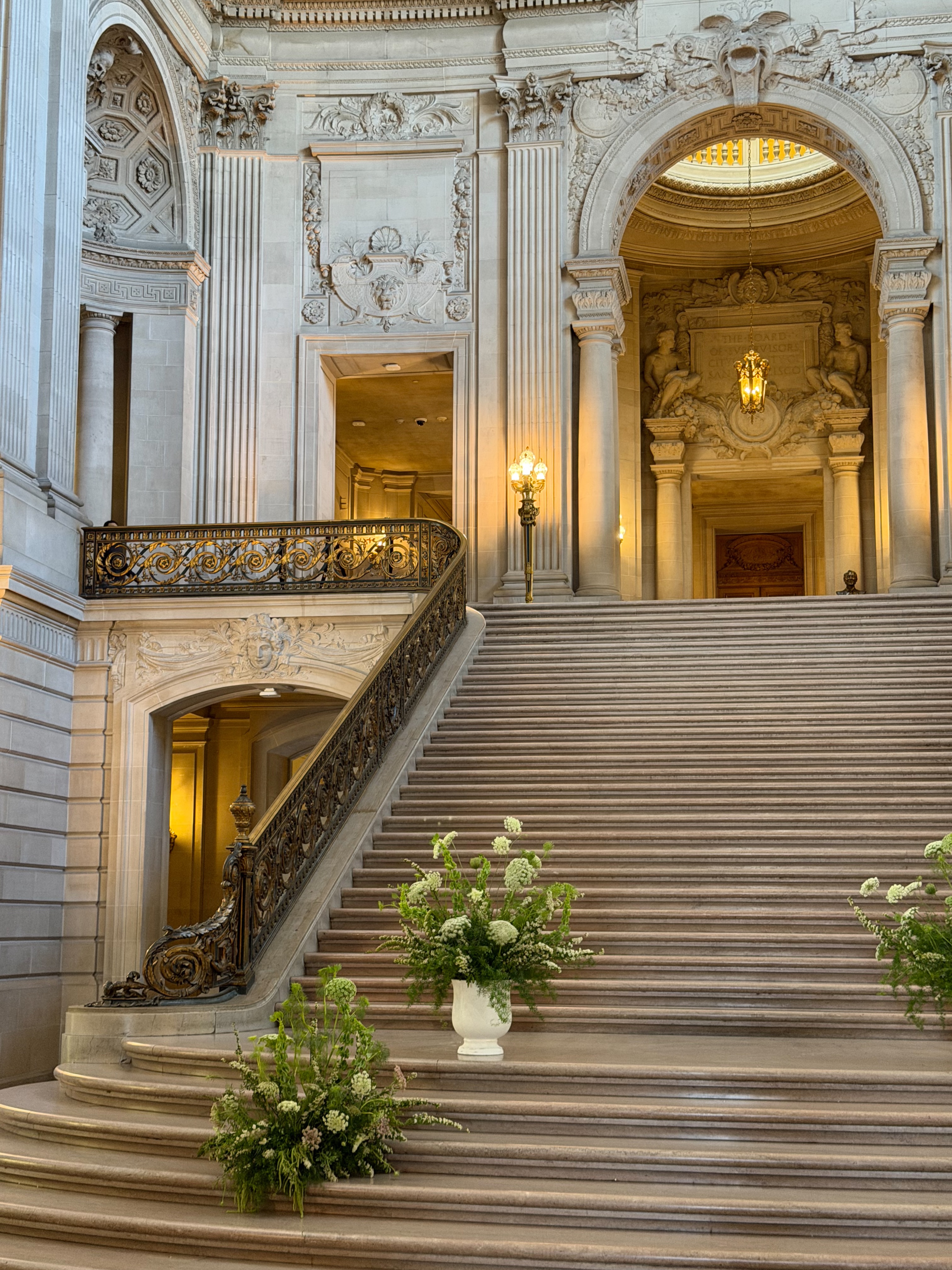 A glimpse ✨
clients: @melaniehock @malcolmdeck
planner: @oso_events
venue: San Francisco City Hall
caterer: @thecateredtoolife
photography: @helenaandlaurent
dj: @impactsoundsdjs @GoBingGo.Info
florist: @lebouquetsf
rentals: @chairs4events
cake: @cakecoquette
wedding dress: @blueskybridalsf
jeweler: @jewelryexchangeco
suit: @joshtailoring