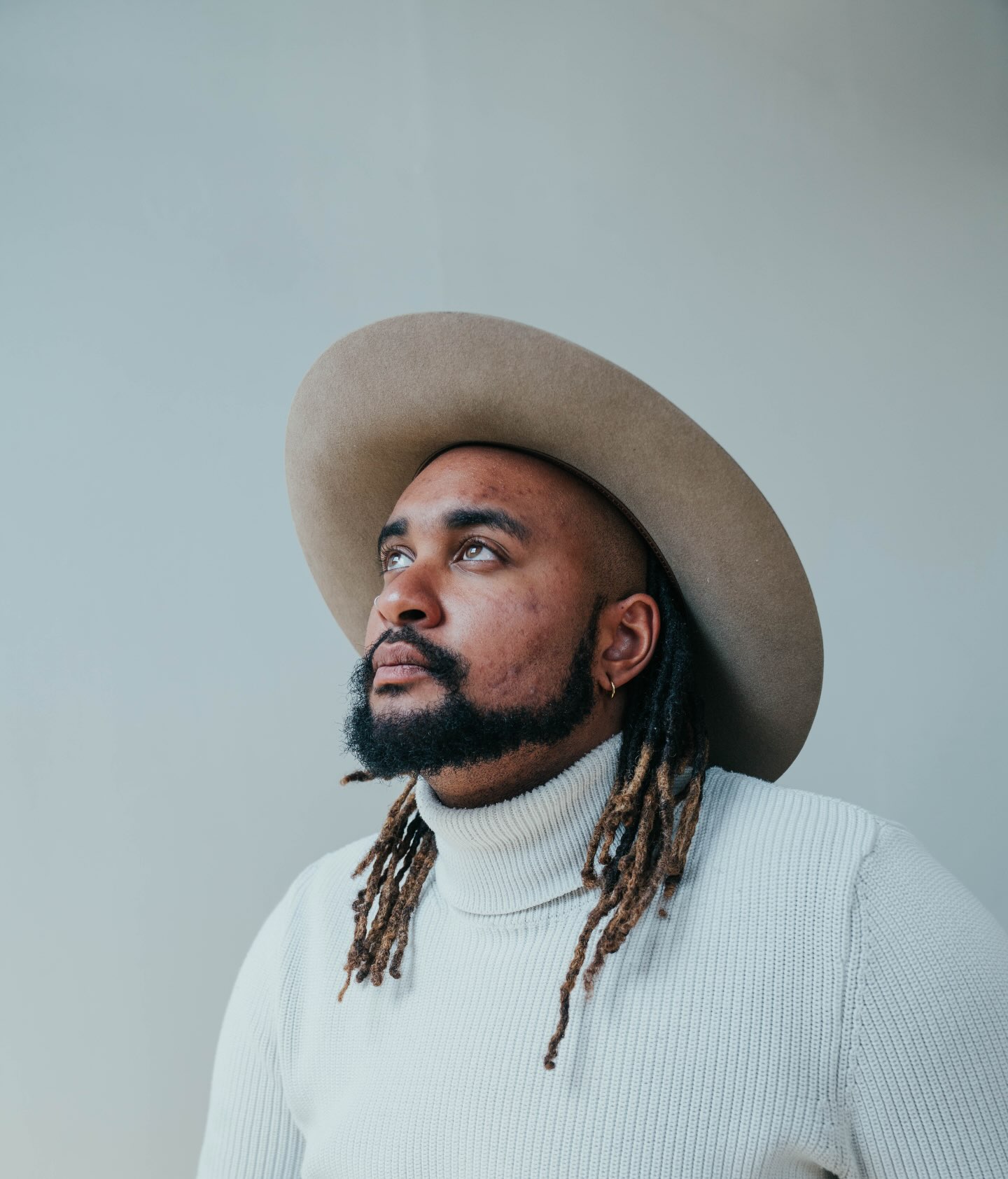 Turned 31 last Friday. New Chapter. New Look. All my work consolidated into one place. Built myself a new website as a gift to honor this moment and all that my work has culminated into in the last decade. Standing behind myself more fully in my 30’s.
Link in bio - www.alikoweste.consulting 💘
📸 @juliamaryanskaphotography