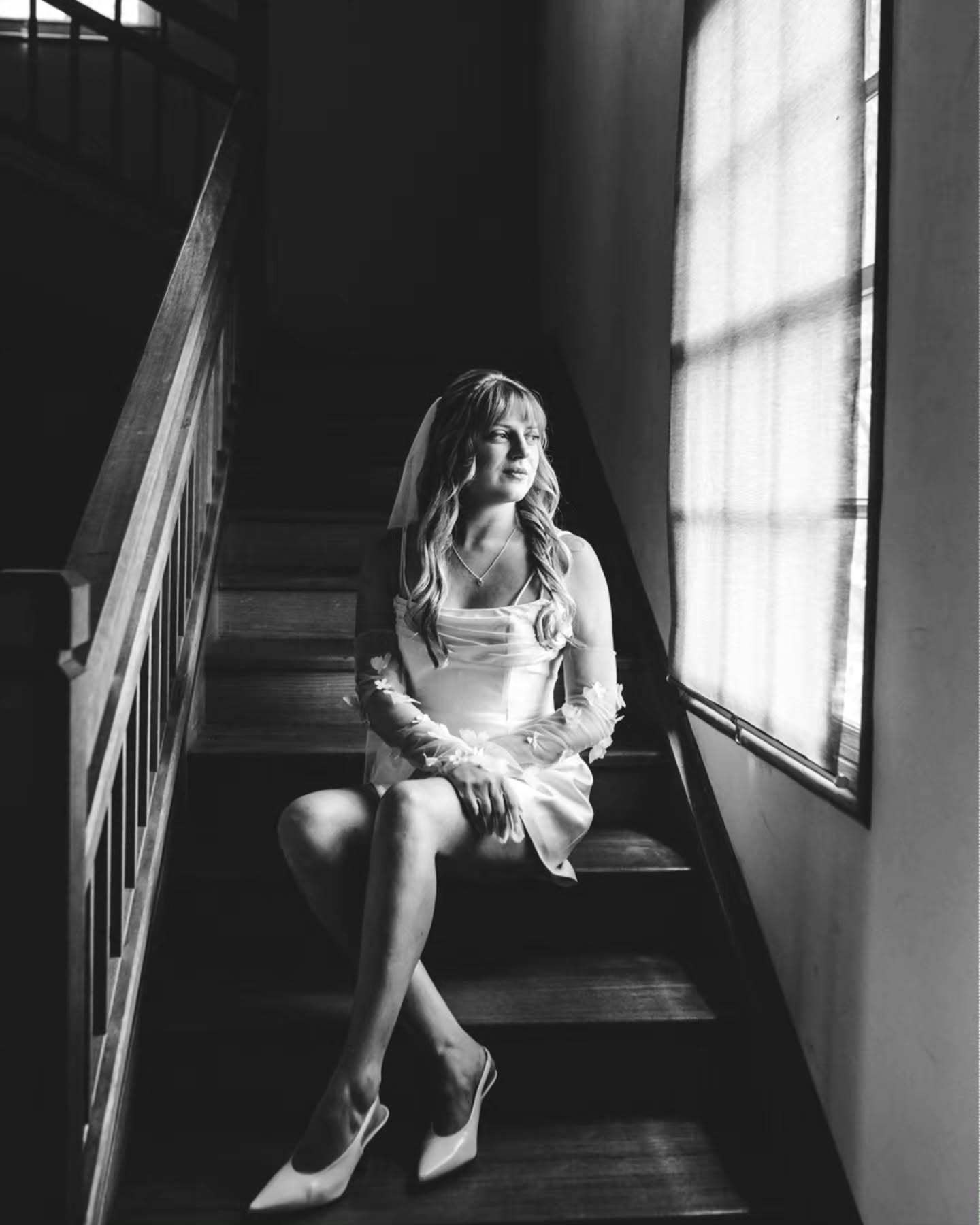 There's something so intensely timeless, so elegant and dreamy about black and white photos. It really pulls you into the story, into the unfolding moment, with an unmissable earnestness and honesty.
Without the complexities of colour, (though i will always looove my colour!) the highlights paint connection, shadow draws you to the subtlest glance, the difference between the two brining the story to life, vivid and real.
@gintaregalviciute and @monarophysio what an absolute dream your wedding was! Thank you so much for choosing me to capture your stunning celebration!
Celebrant: @marriage_celebrant_tillybrooks
Venue: @travellers_rest
Catering: Dizzy Delights Catering
#blackandwhitephoto #weddingphotographer #ido #snowymountains #portraitphotography