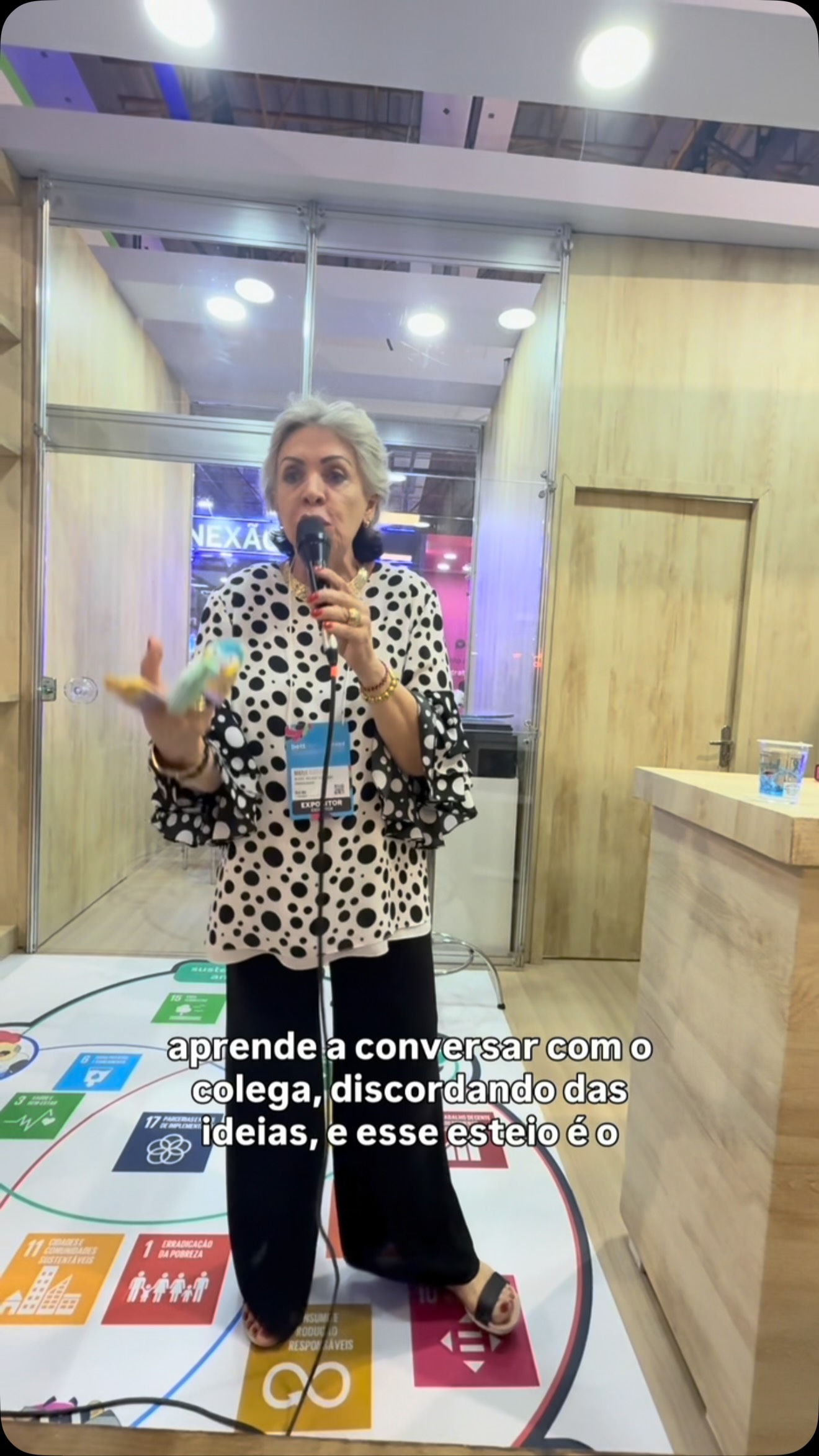🌱 Educação que forma cidadãos: o que a ciência e a prática têm a dizer
Não é de hoje que sabemos: o que se aprende na infância com significado, fica para a vida toda. Quando uma criança participa de atividades coletivas com metodologias ativas — projetos Maker, jogos atitudinais, narrativas visuais — ela não apenas memoriza um conteúdo. Ela aprende a ser: desenvolve resiliência, escuta ativa, respeito ao discordar, pensamento crítico e protagonismo.
É isso que a Mundo Melhor Educação entrega na prática.
Dra. Maria Inês Fini, uma das maiores referências em avaliação educacional do Brasil — idealizadora do ENEM e do ENCCEJA, fundadora da Faculdade de Educação da UNICAMP e Doutora em Educação — é embaixadora e curadora do nosso programa. E o que ela diz é contundente:
“A educação brasileira precisa urgentemente de metodologias que coloquem o aluno no centro do processo. A Mundo Melhor Educação faz isso com rigor pedagógico, alinhamento à BNCC e compromisso com a formação integral. Não é uma promessa — é uma metodologia que funciona, validada por quem entende de avaliação educacional neste país.”. 🔗 Secretários e educadores: o momento é agora. O PNE 2026-2036 está em vigor!! #mundomelhoreducacao #bncc #ods #educacaosocioambiental #educação