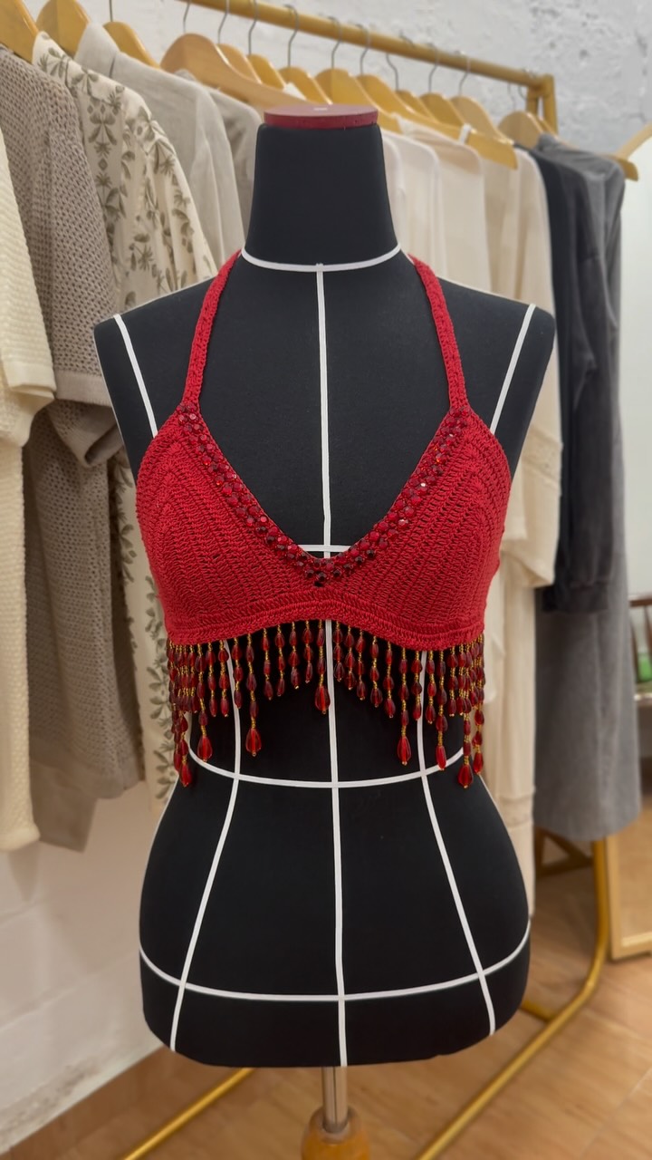 Hand-crocheted with intricate bead fringes brings together bold color, artisanal, and boho elegance ❤️❤️❤️