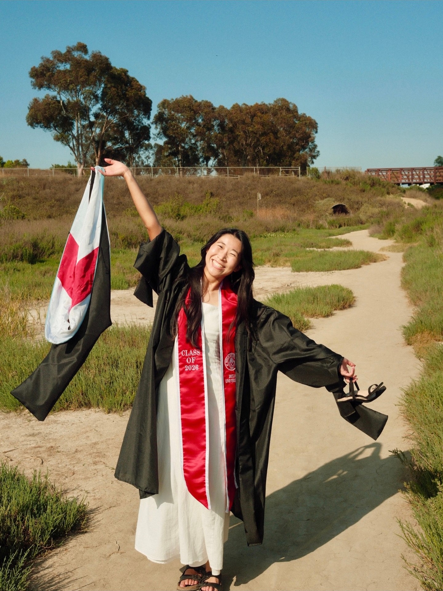 "Master goose on the loose🪿
🎓 Here’s to the end of my master’s program, a truly humbling and meaningful experience. Each day was a testament of God’s faithfulness and grace in sustaining me. May the lessons learned and degree earned be used by Him for His glory and kingdom alone!
“Thank College Match for being a solid system of guidance that provided me a strong start onto my college journey!
pc: @filmwchris"
𝙅𝙀𝙎𝙎𝙄𝙀 𝙔𝙐
🏫🎓 Biola University
📚 Master's Degree in Education
🎓 UC Irvine
📜 Bachelor's Degree in Criminology, Law and Society
✏️ Marc and Eva Stern Math and Science School
#CollegeMatch