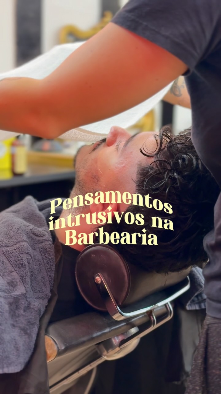Quem vê o cliente pleno de toalha quente não imagina o monólogo interno que tá rolando ali 🌝
Mas, olha, brincadeiras a parte, a gente torce para que esse momento seja apenas de pura paz e muito relaxamento.
Qual pensamento faltou nesse vídeo? Conta pra gente nos comentários! ✨🎪
E vem agendar com nossa equipe da barbearia:
@foxarteira
@guilherme.circus
@ministradatesourinha
#circushair #barbeariacircus #povbarbearia
